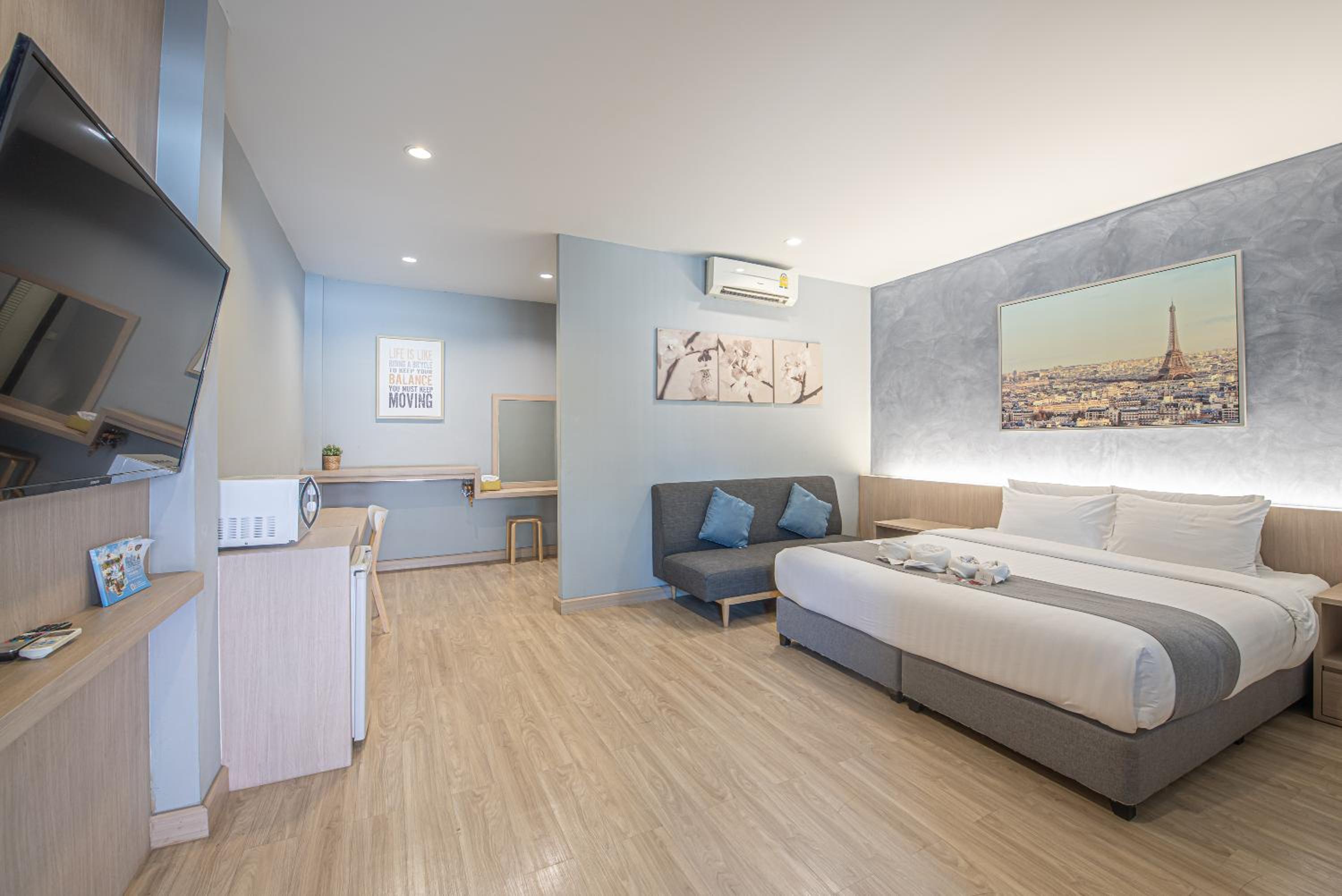 Premier King Room - Photo 20