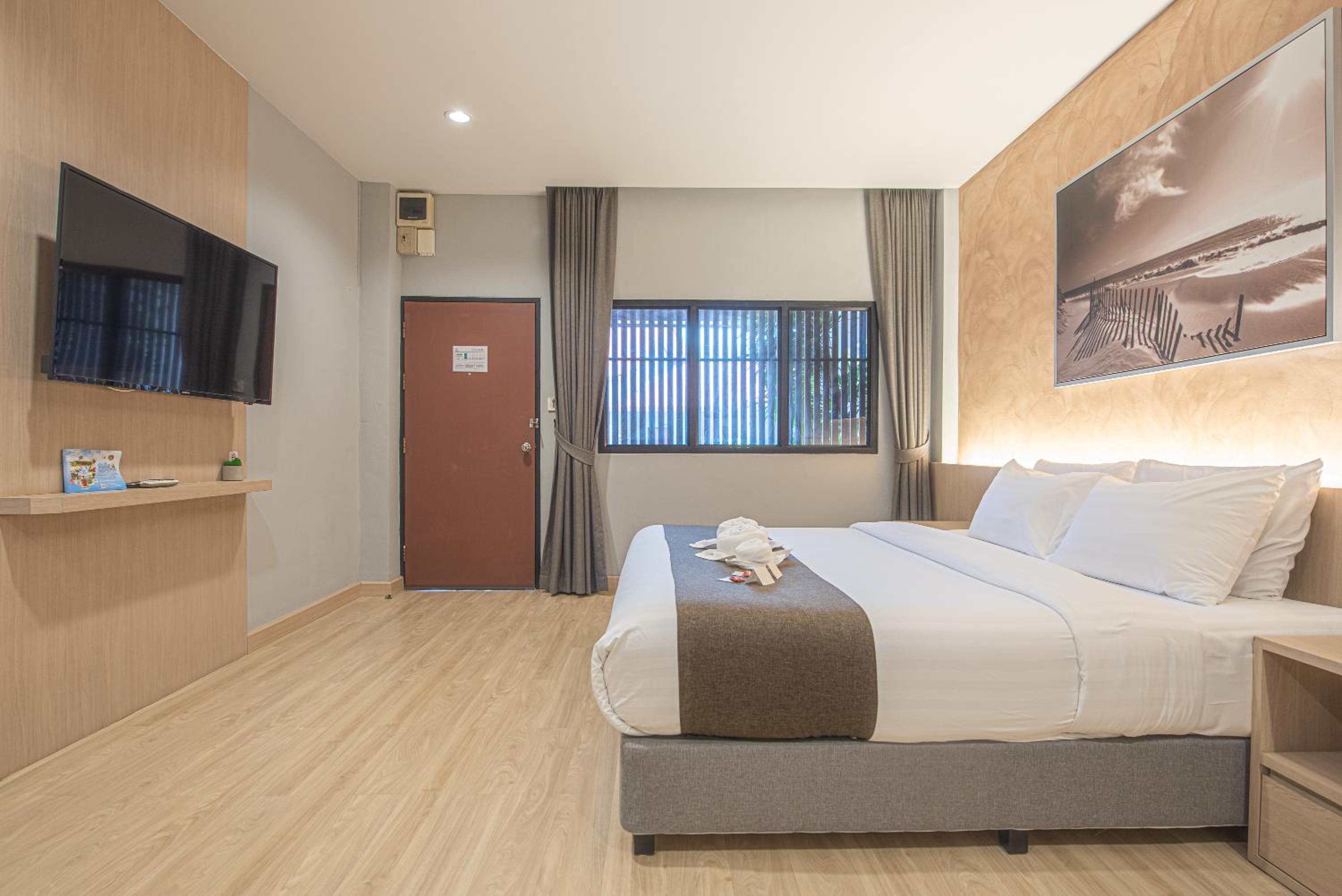 Premier King Room - Photo 3