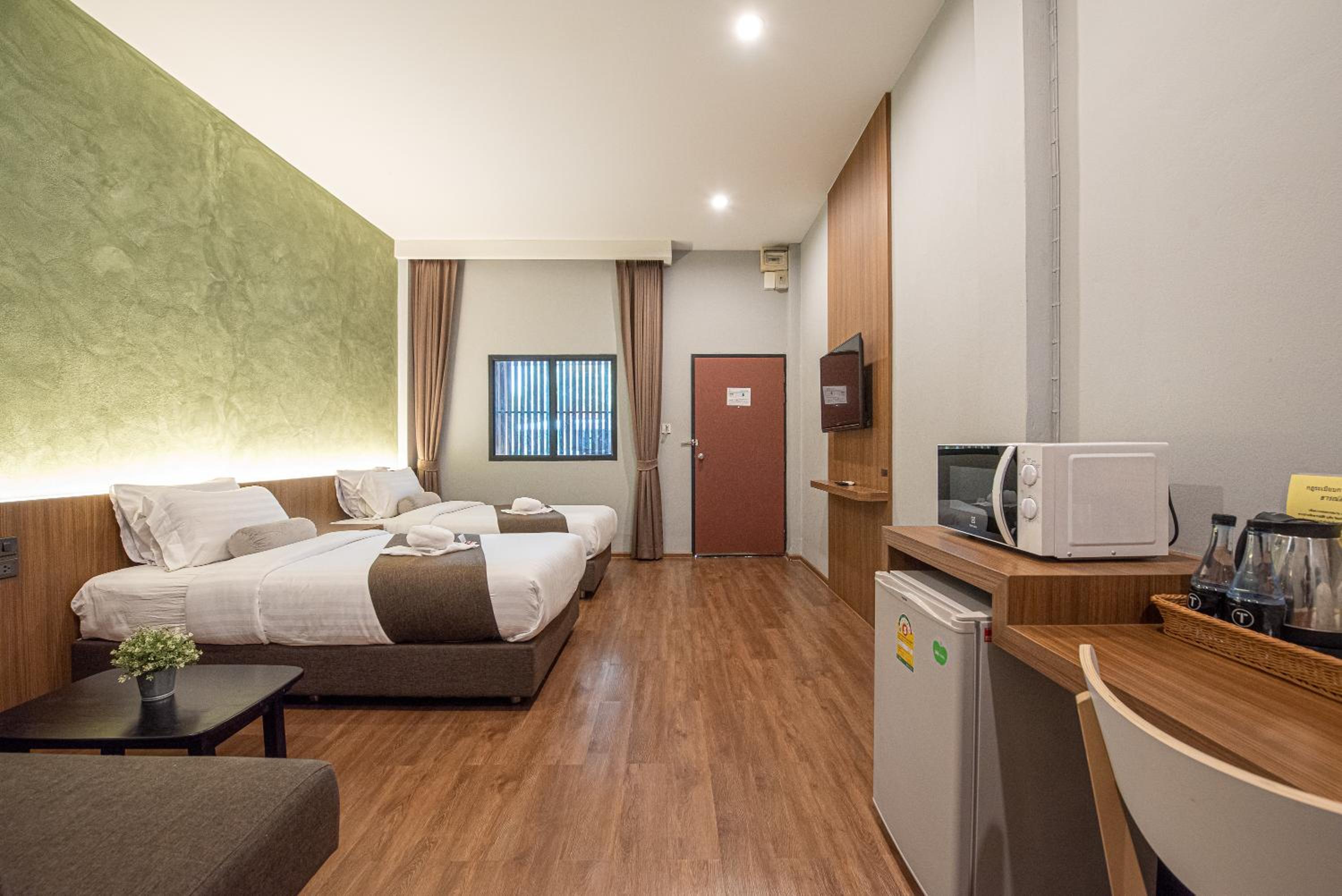 Twin Room - Photo 8