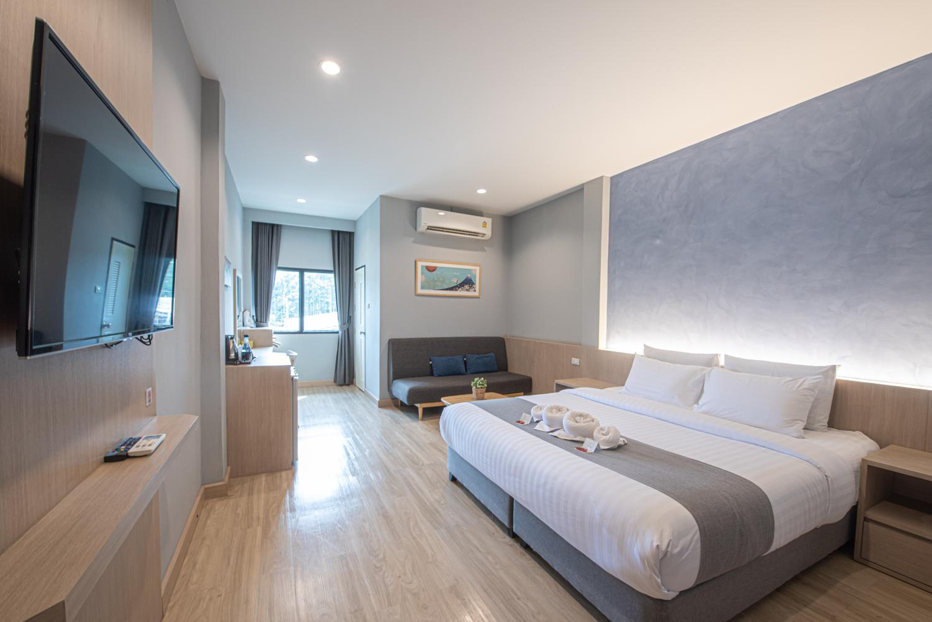 Queen Room with Garden View - Photo 1
