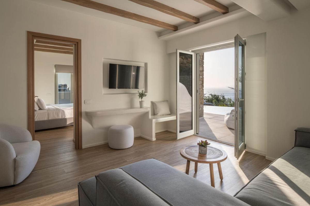 King Suite with Sea View photo 1
