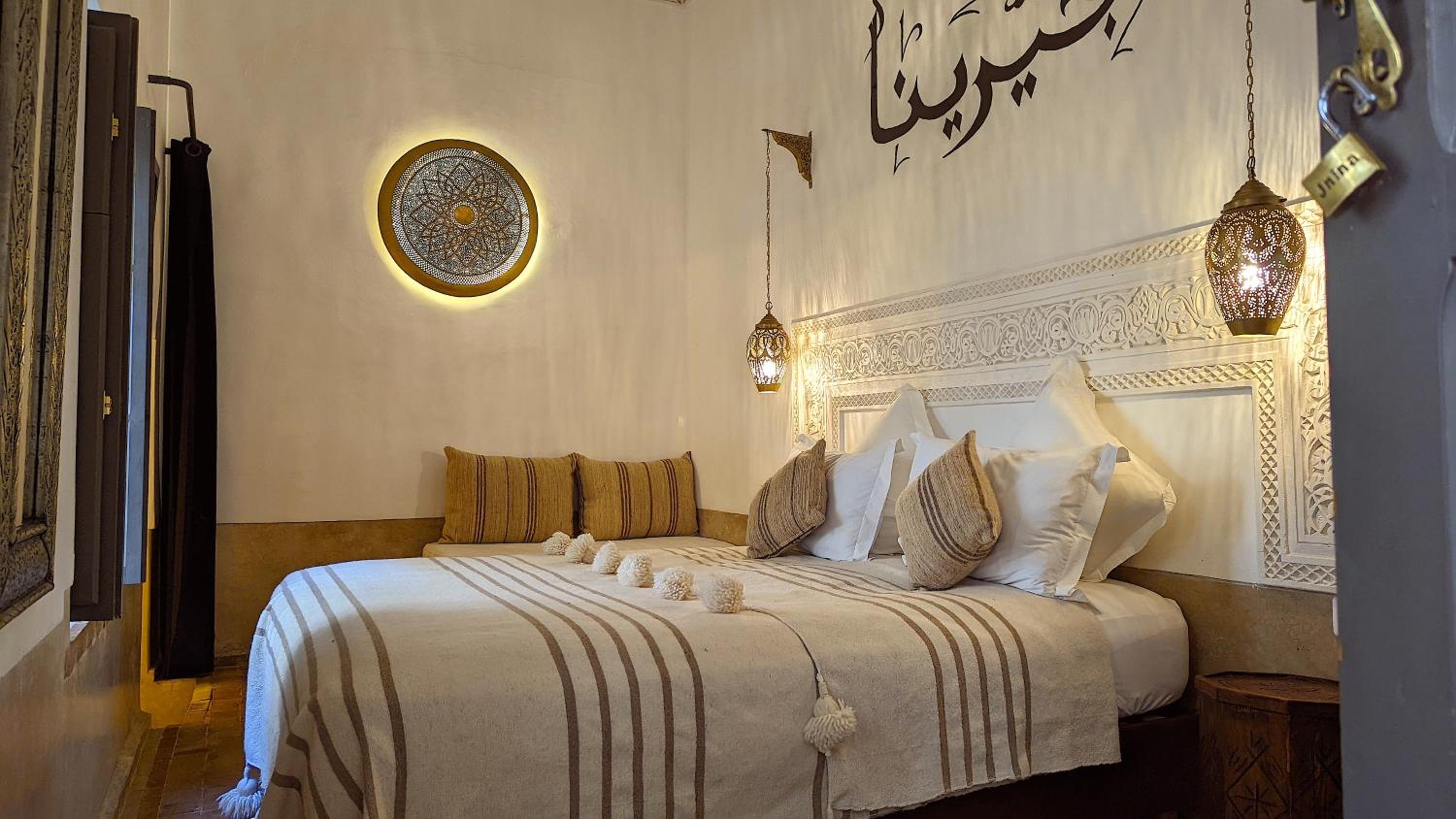 Comfort Double Room with Private Bathroom (JININA)