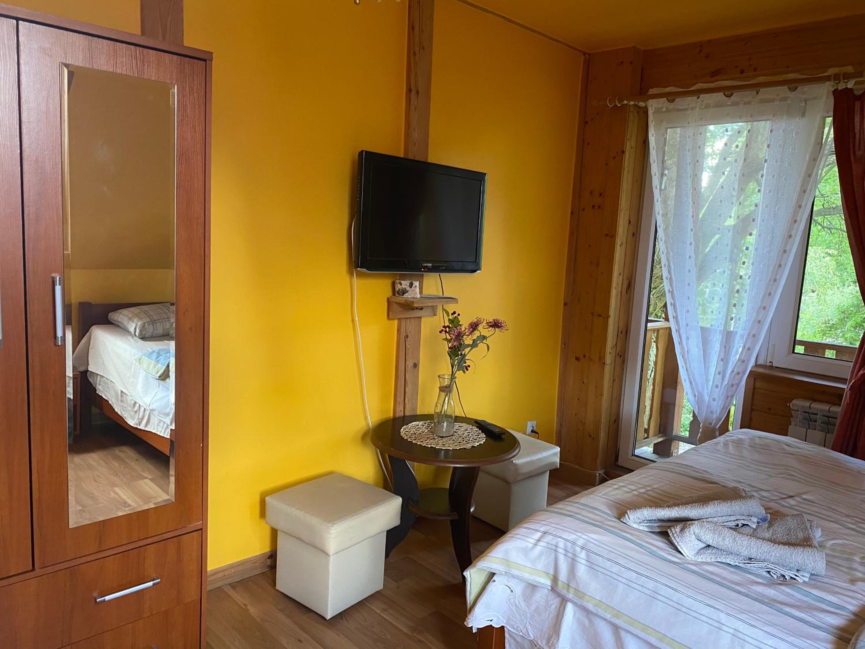 Deluxe Double Room with Balcony - Photo 3