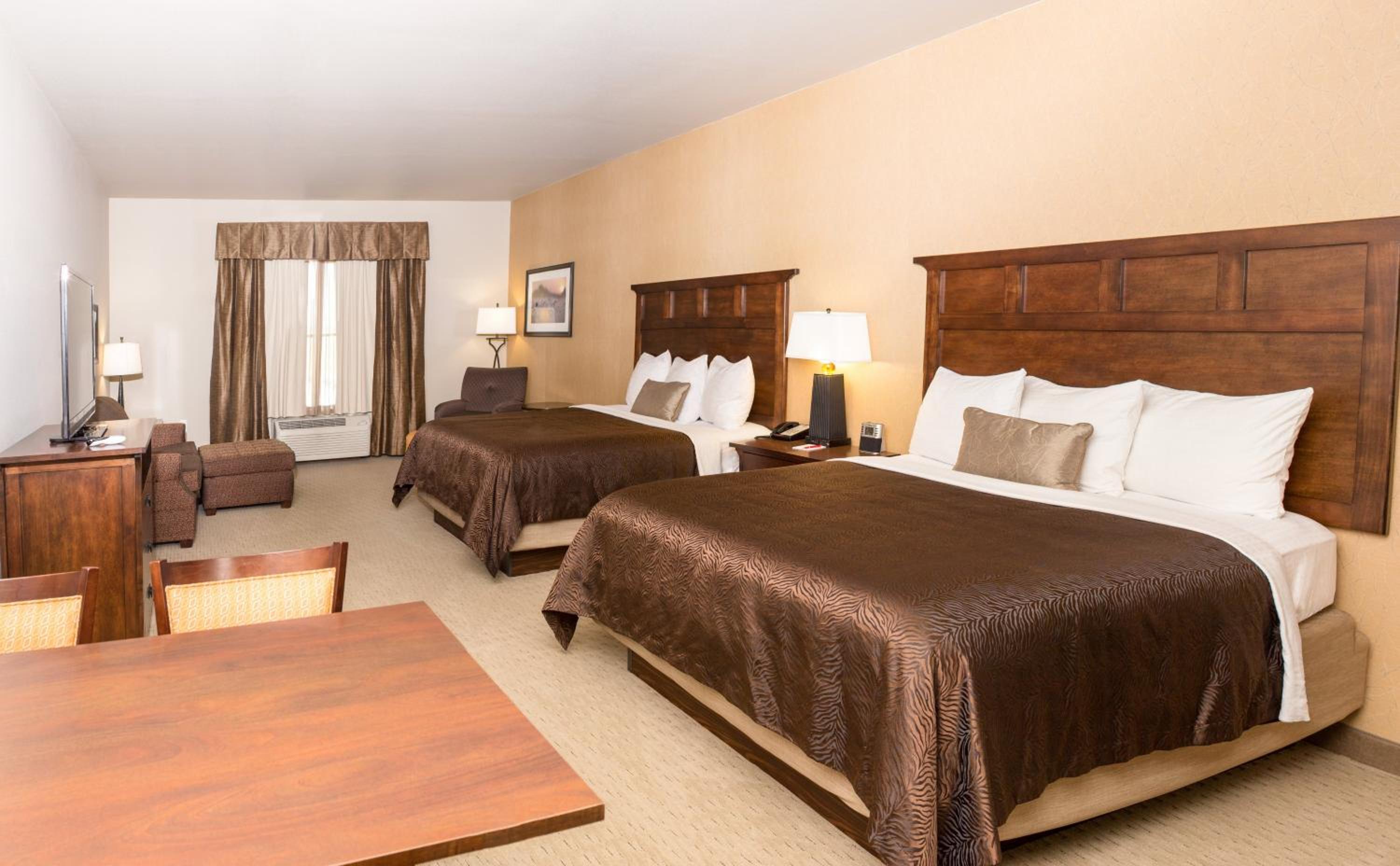 Luxury Queen Room with Two Queen Beds photo 1
