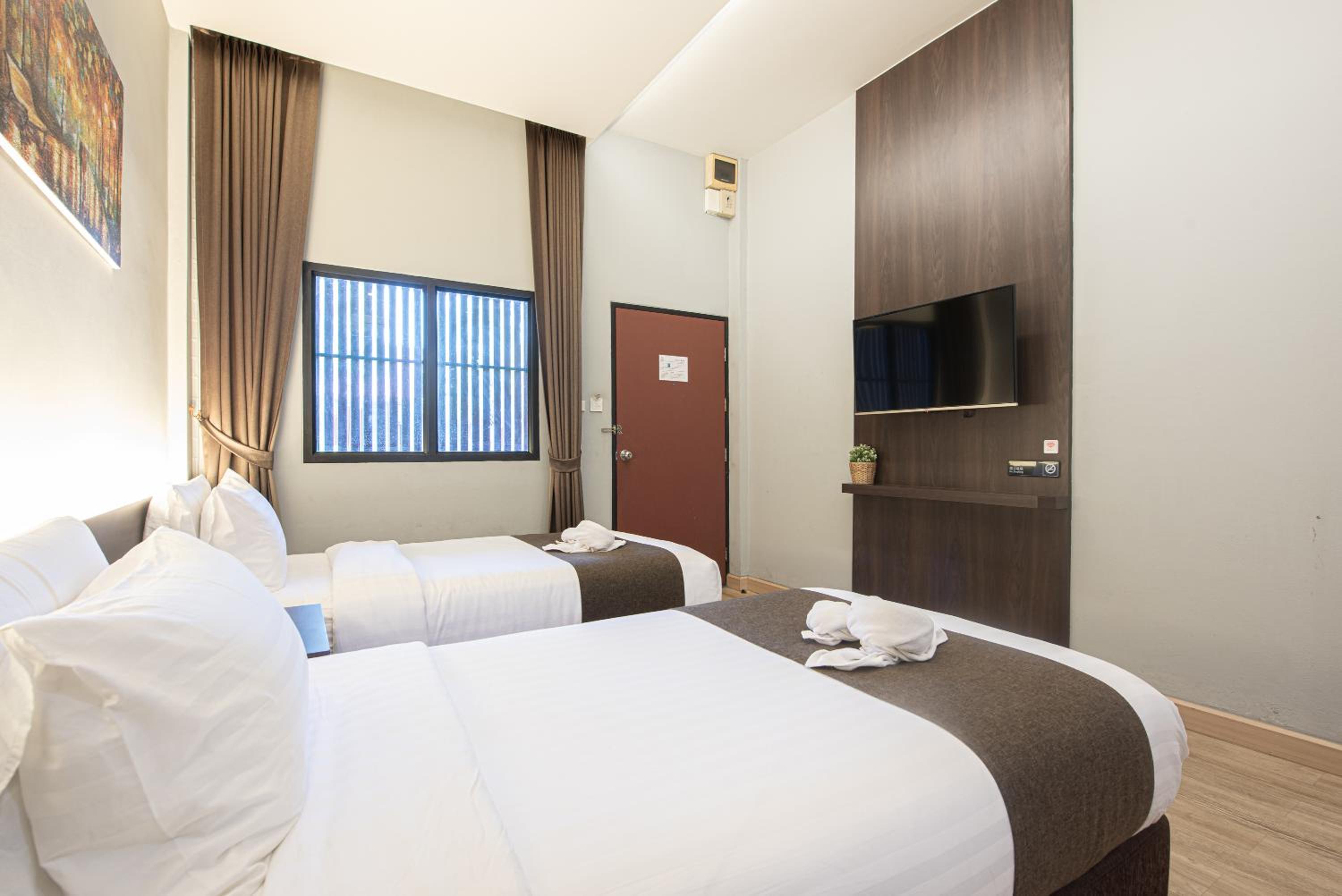 Deluxe Twin Room - Photo 6