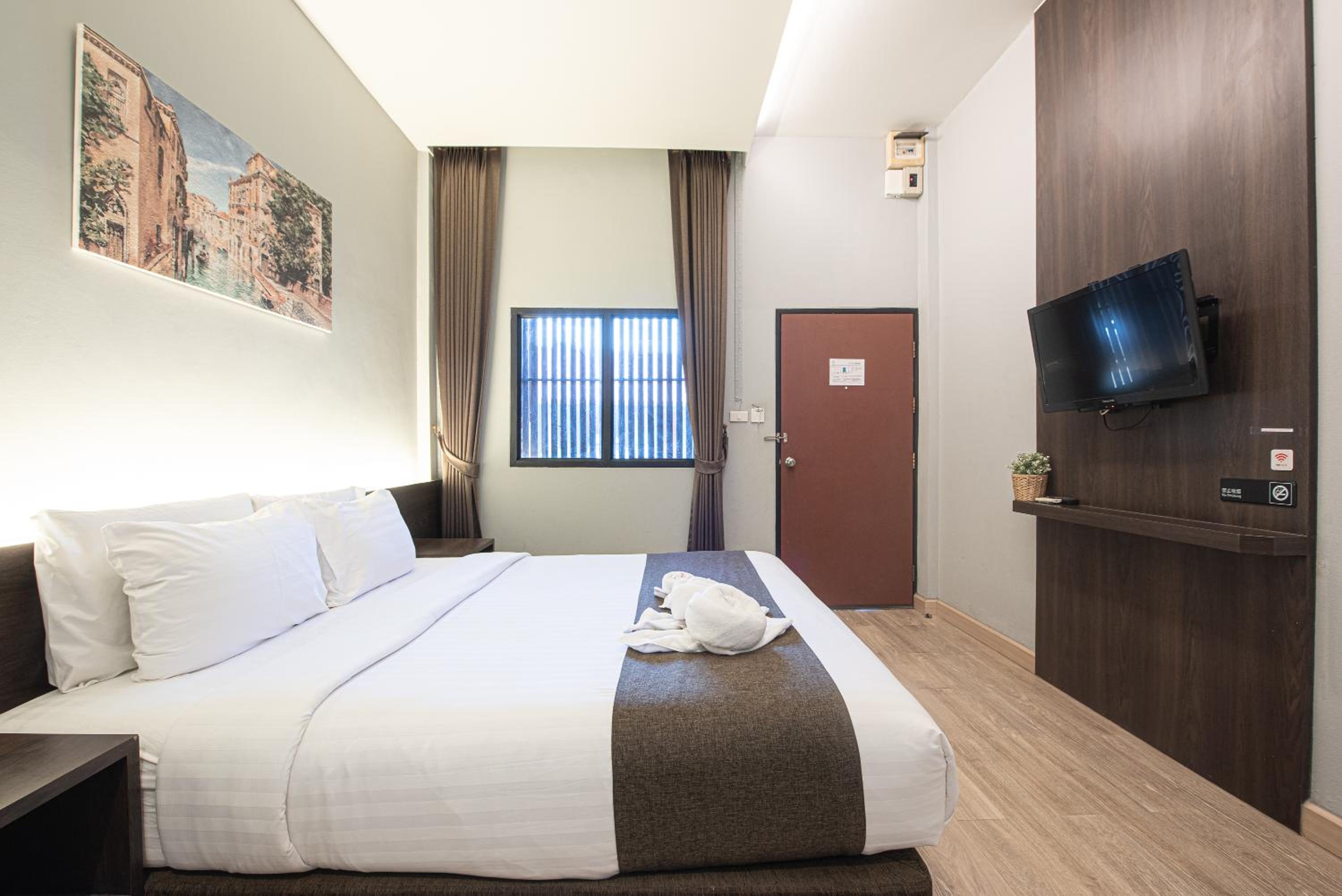 Double Room - Photo 4