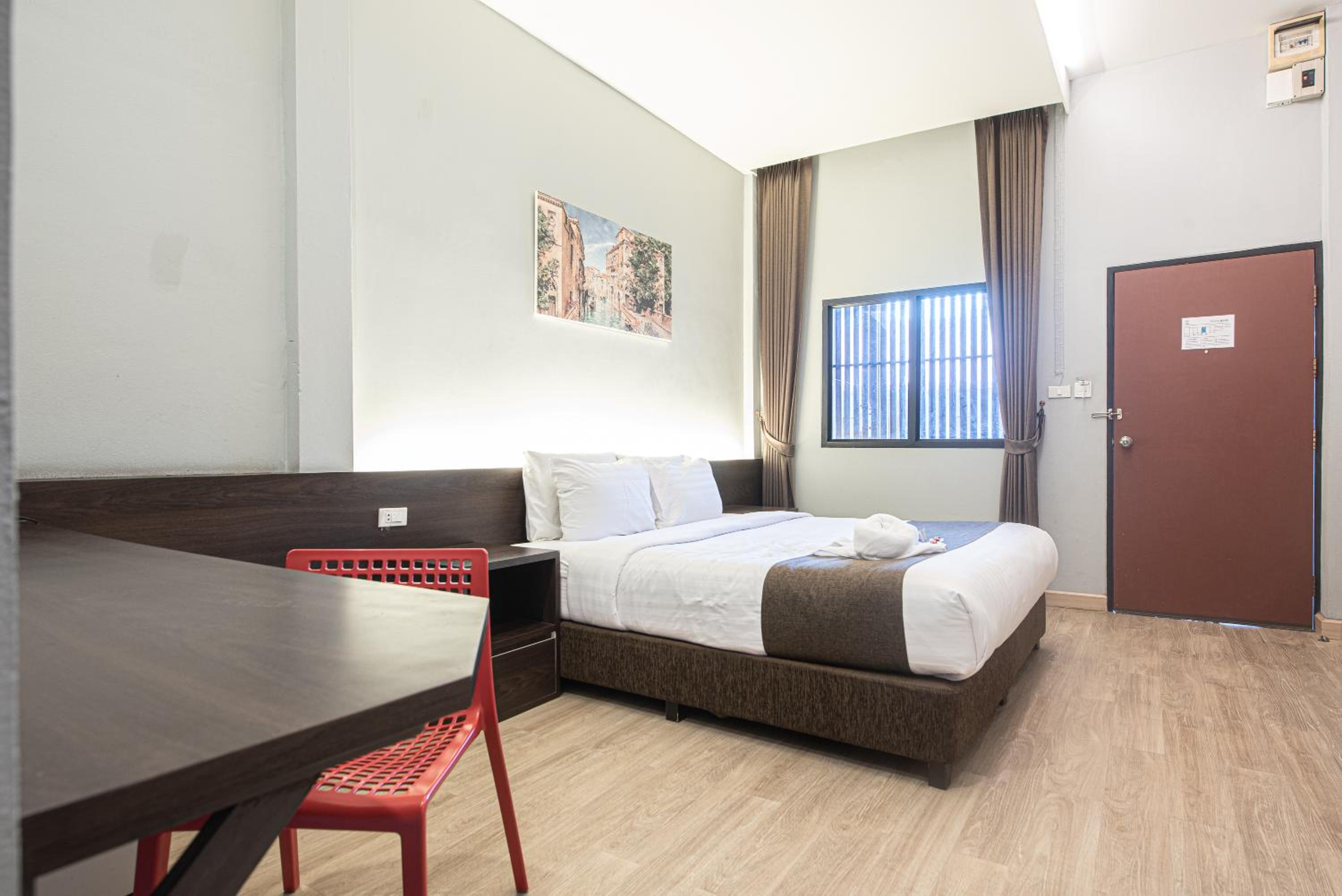 Double Room - Photo 9
