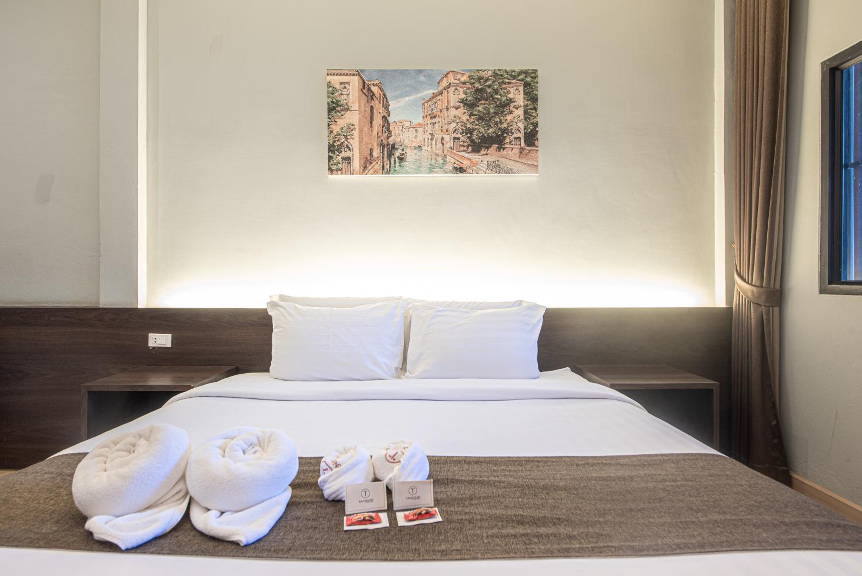 Double Room - Photo 10