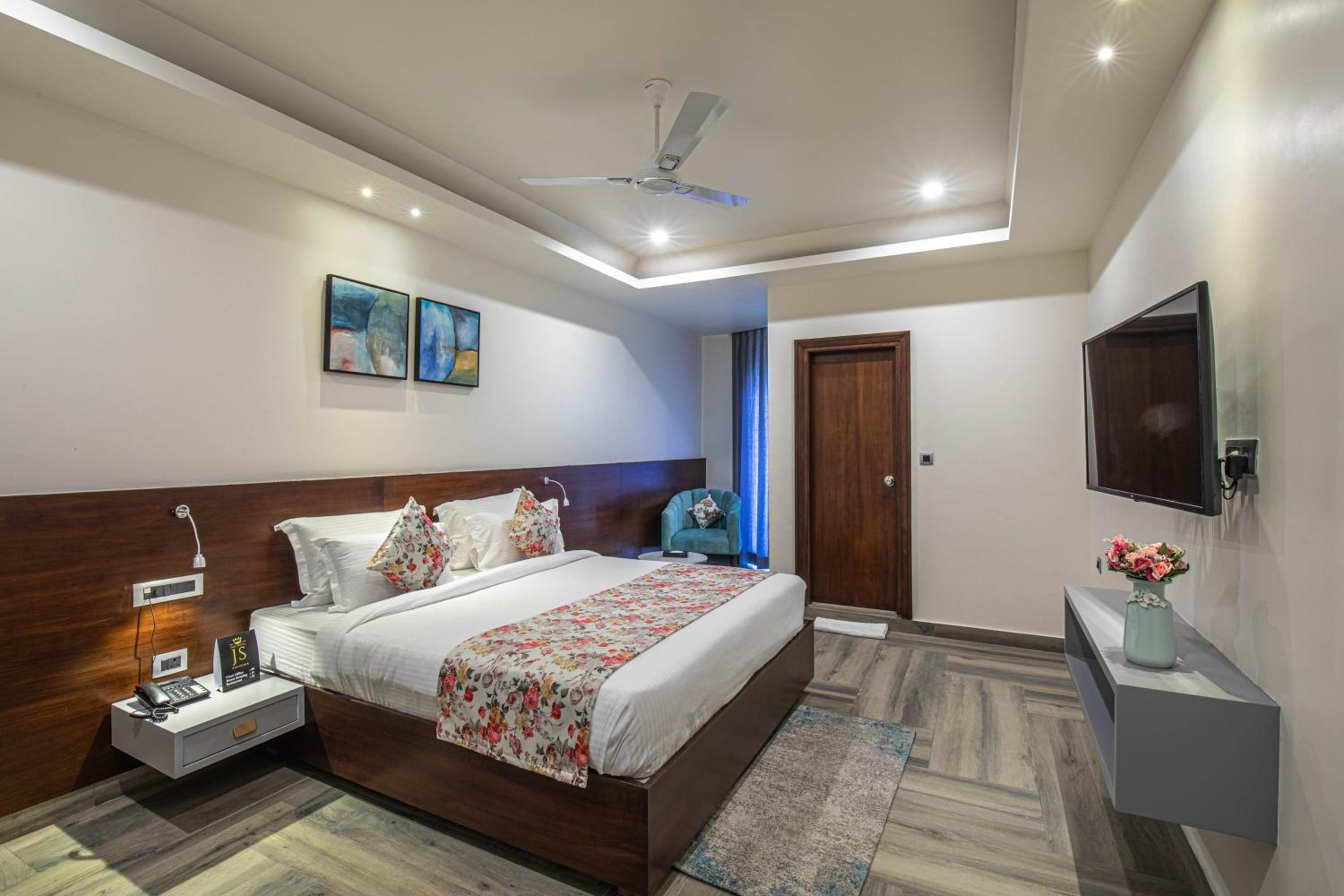 Superior King Room