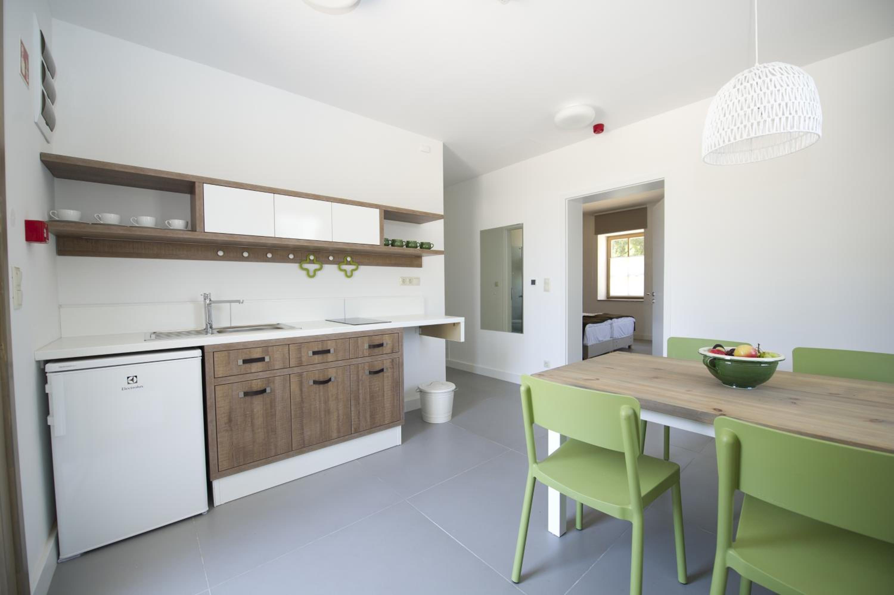 One-Bedroom Apartment - Photo 5