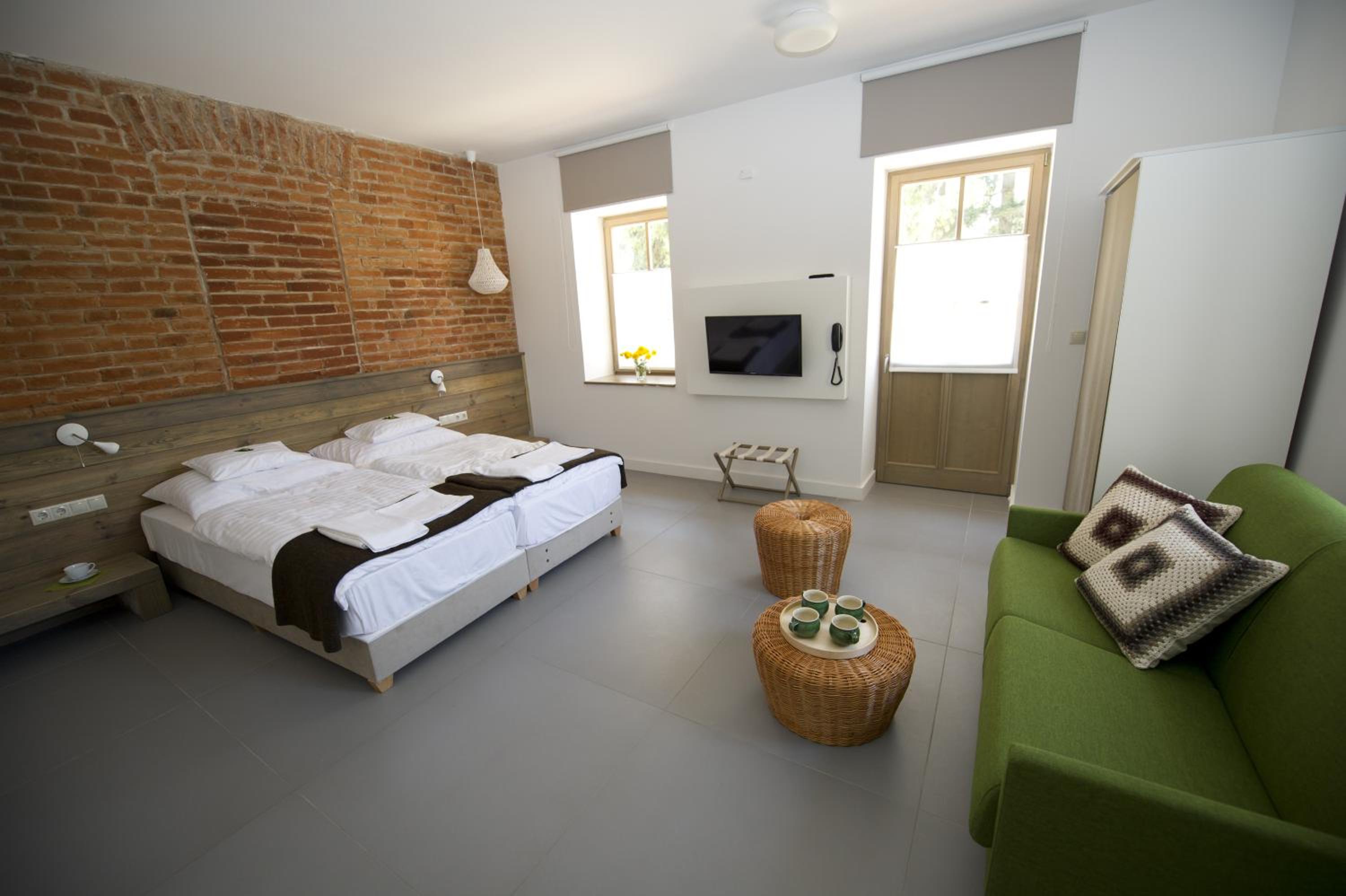One-Bedroom Apartment - Photo 6