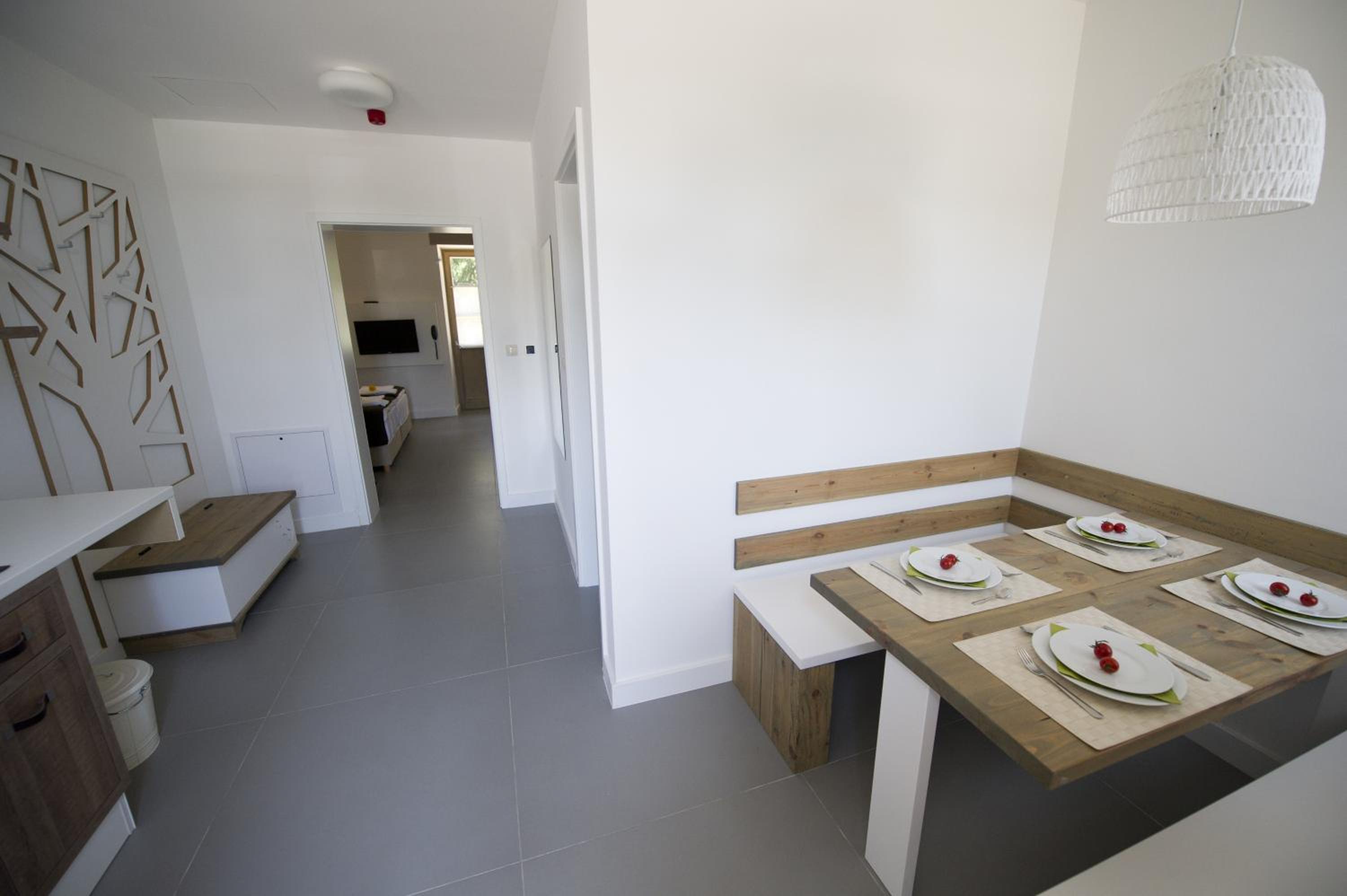 One-Bedroom Apartment - Photo 7
