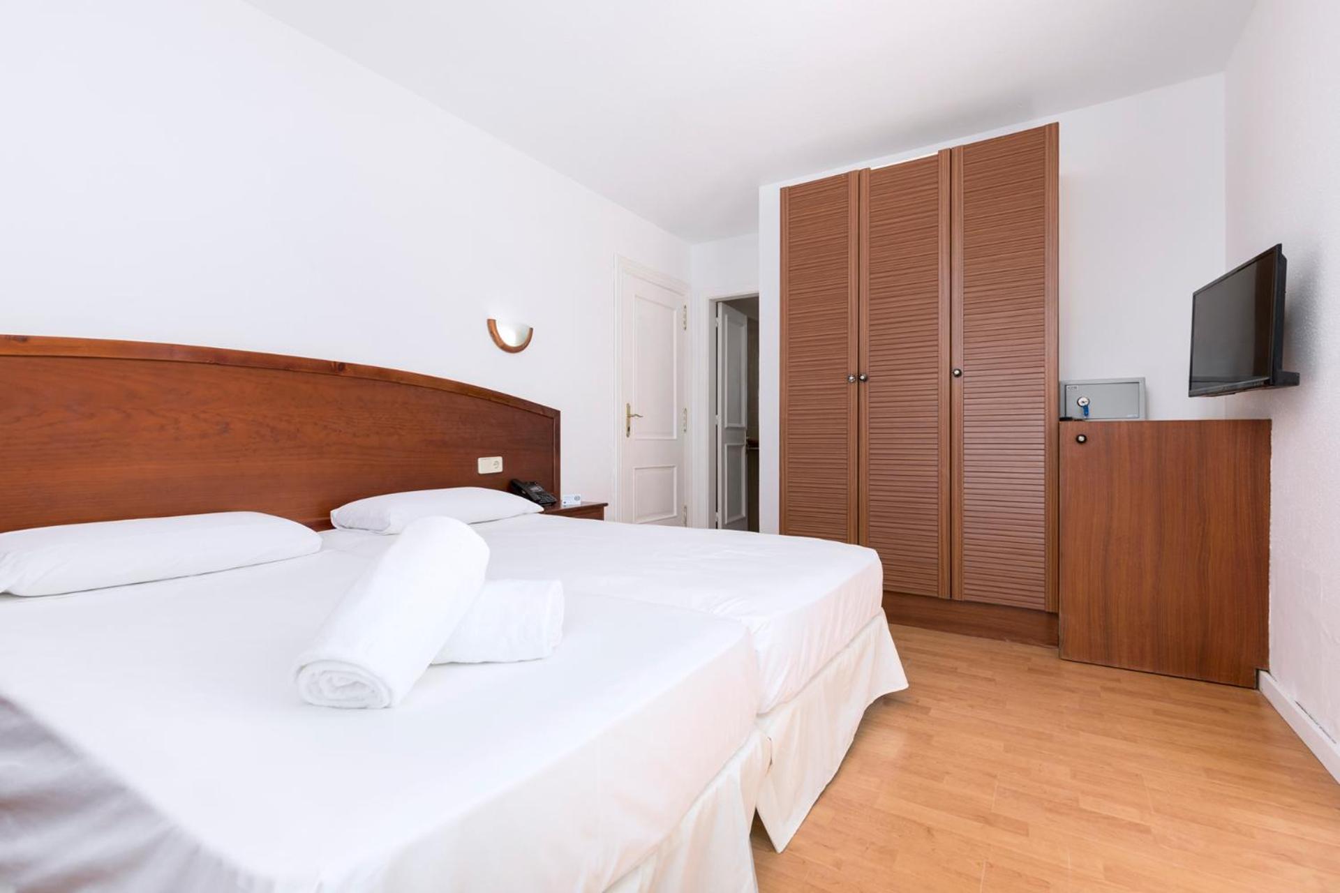 Double Room - Photo 2