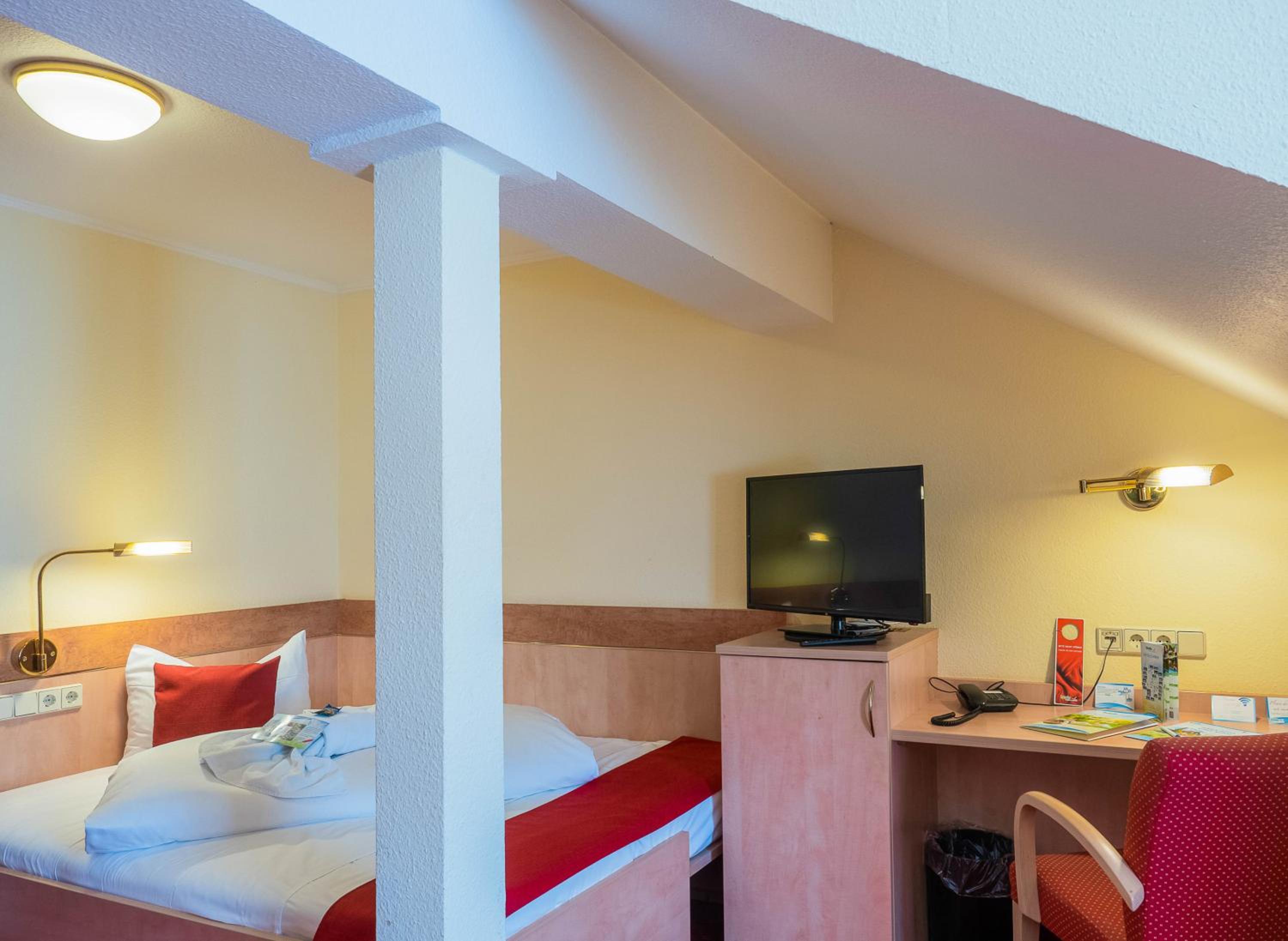 Single Room photo 3