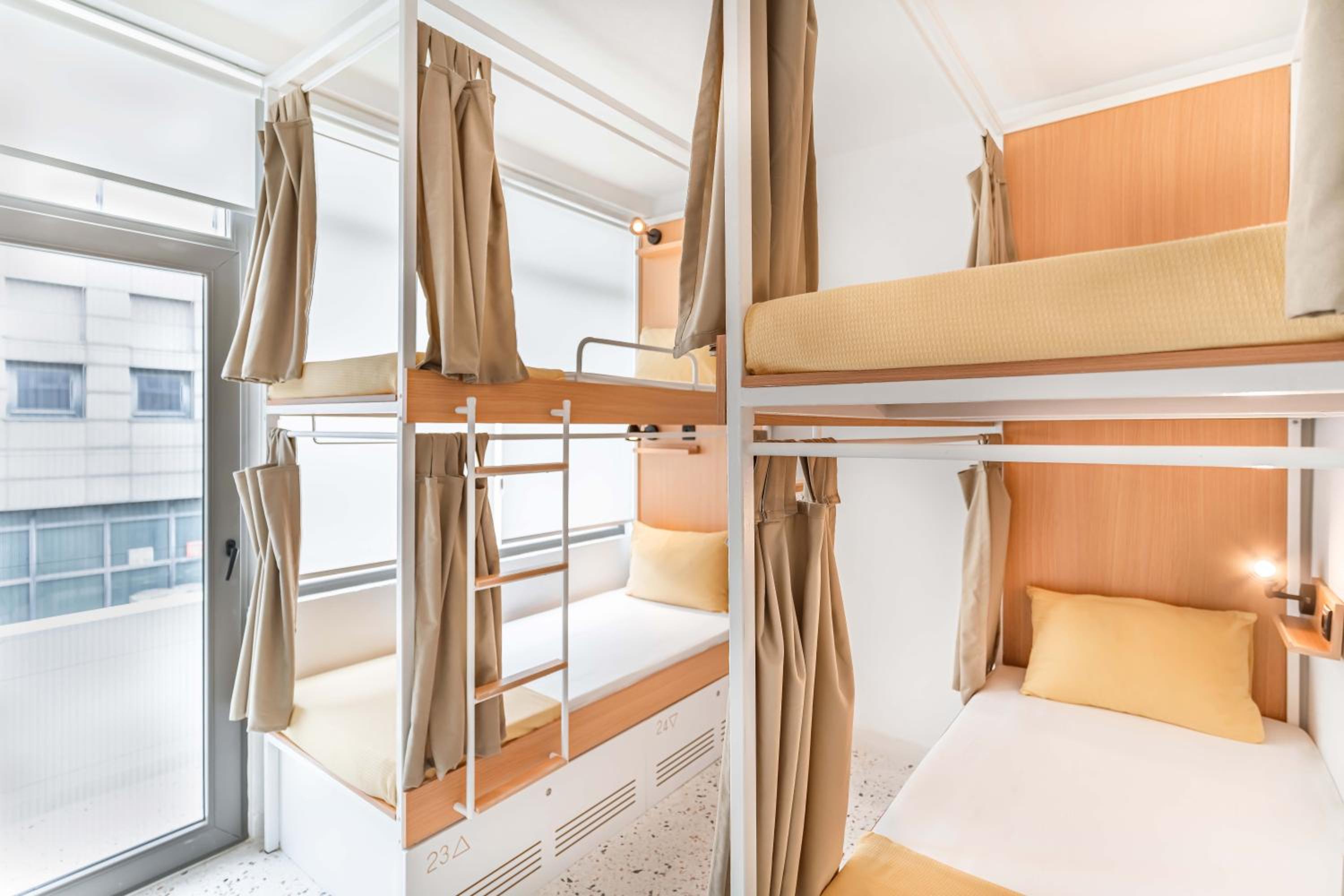 Bed in 4-Bed Mixed Dormitory Room photo 1