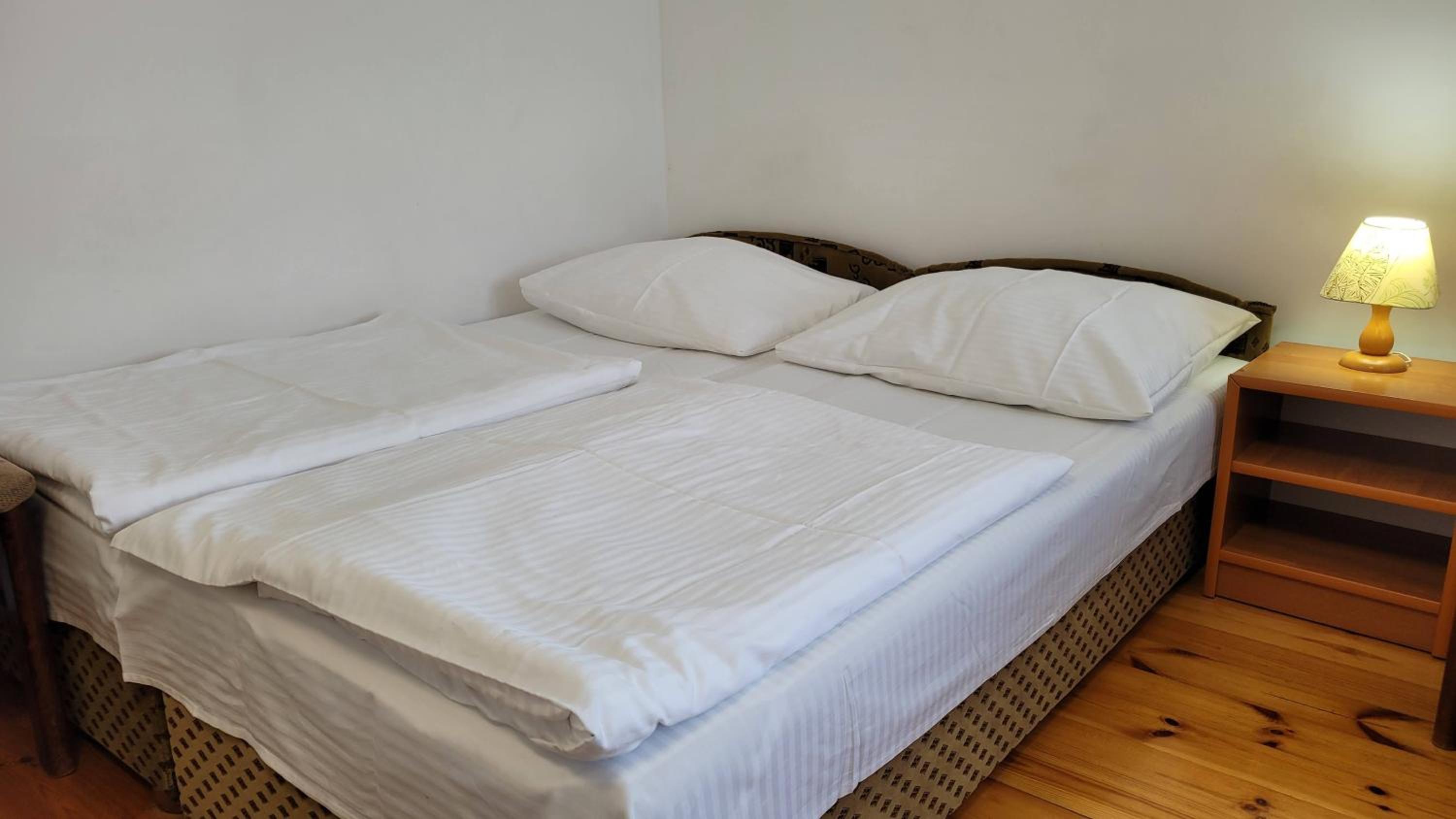 Quadruple Room with Balcony - Photo 13