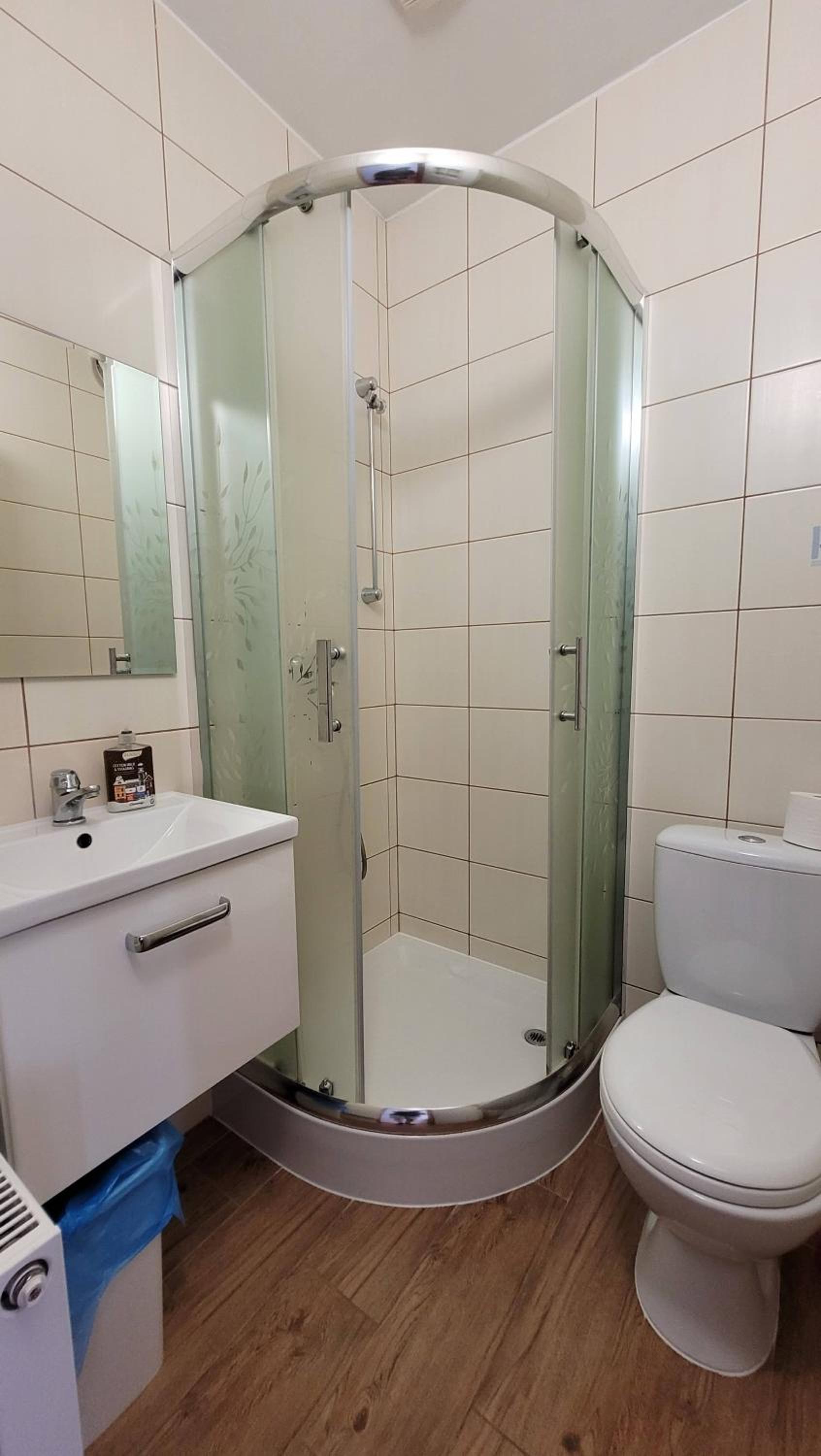 Quadruple Room with Balcony - Photo 9