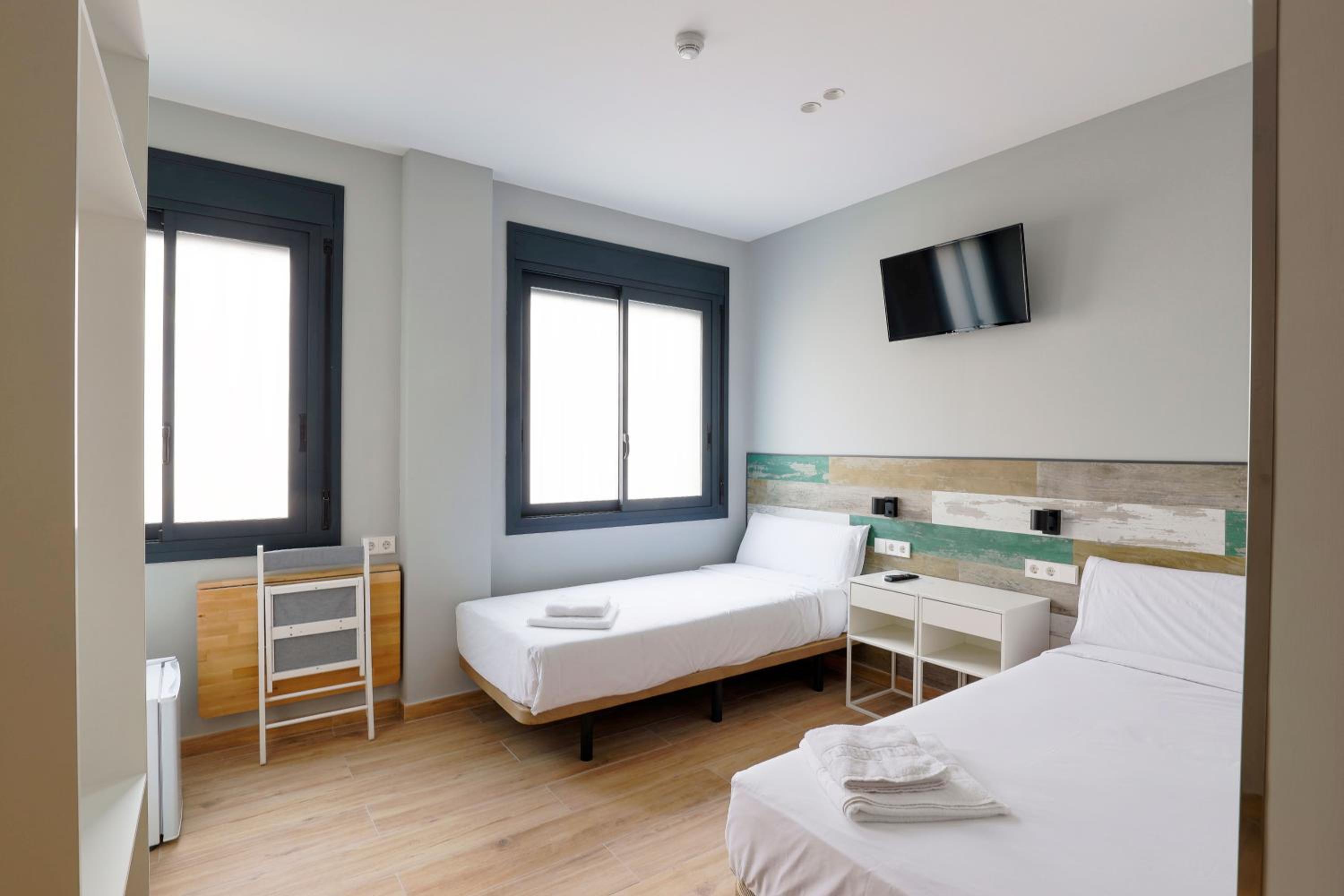 Twin Room - Photo 1
