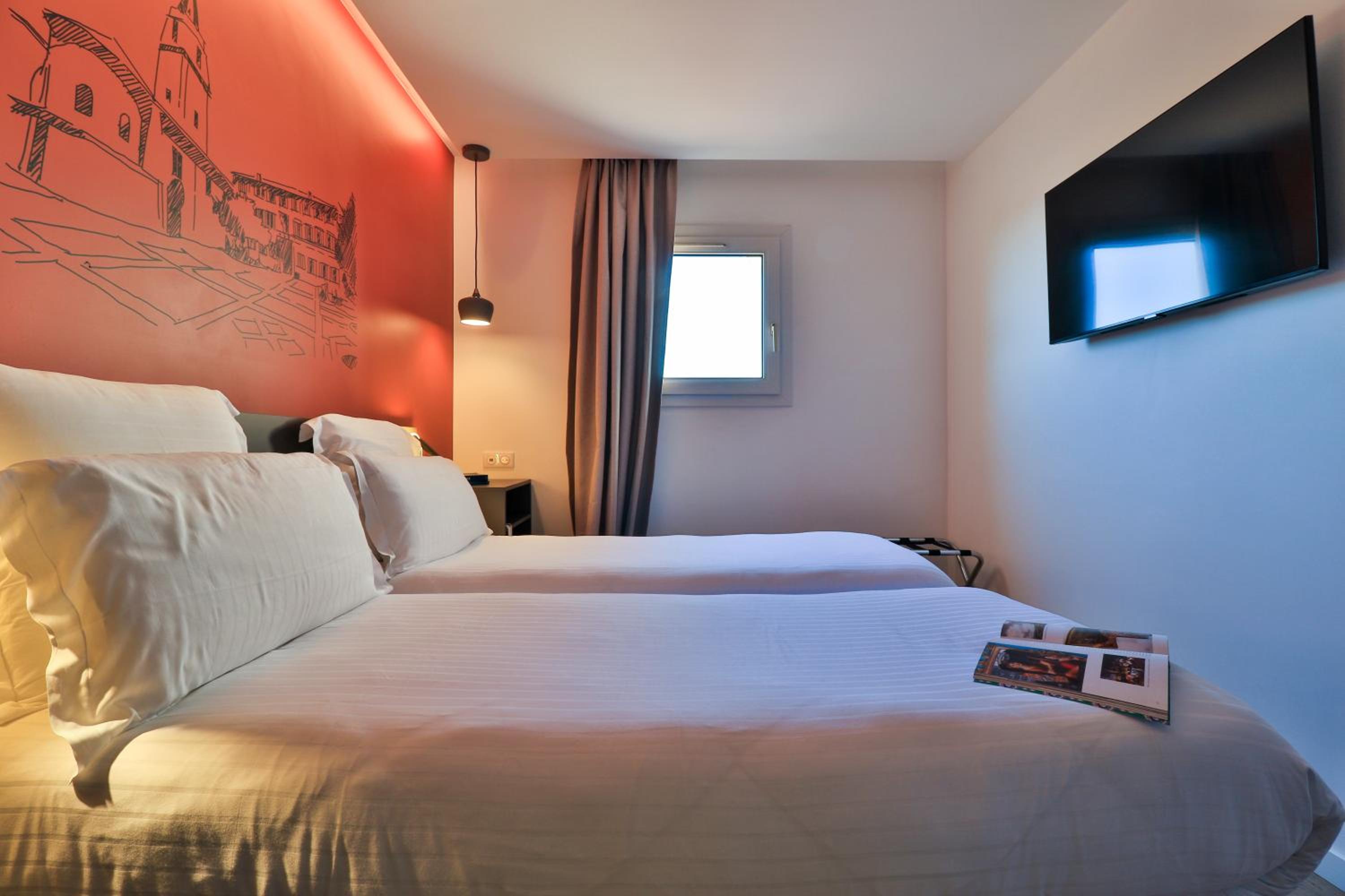 Comfort Twin Room - Photo 12
