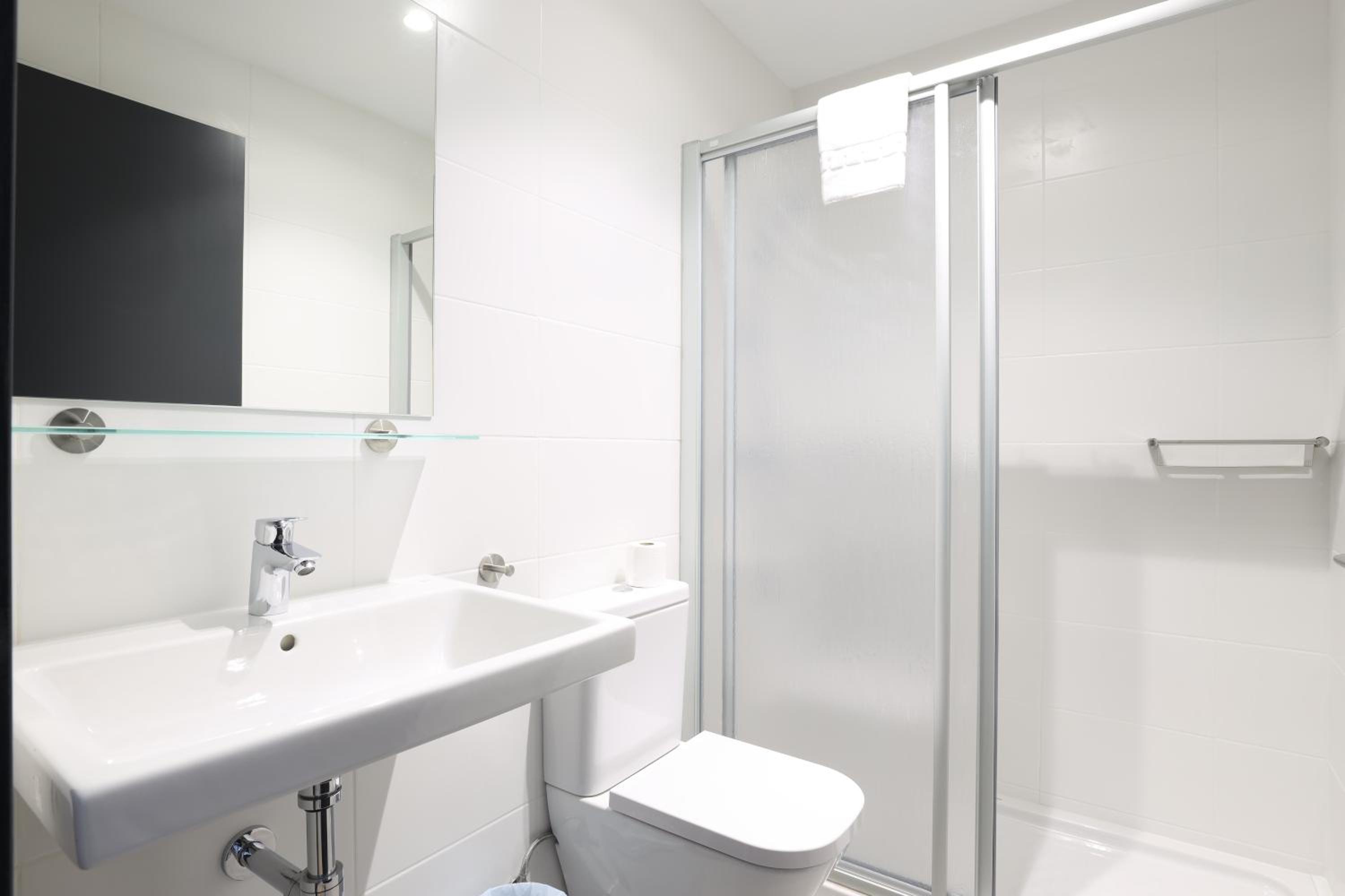 Classic Quadruple Room - Photo 6