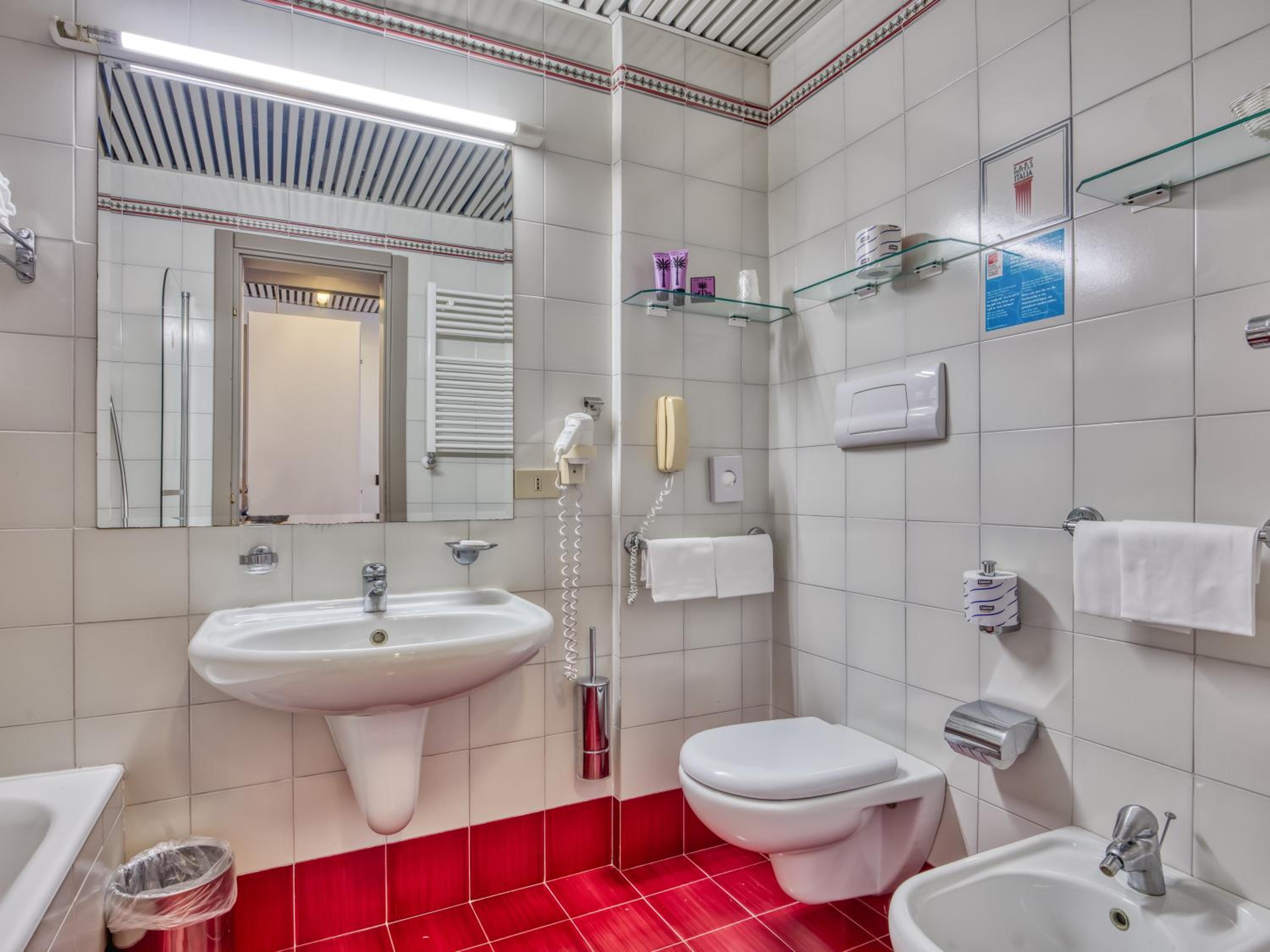 Standard Double/Twin Room - Photo 2