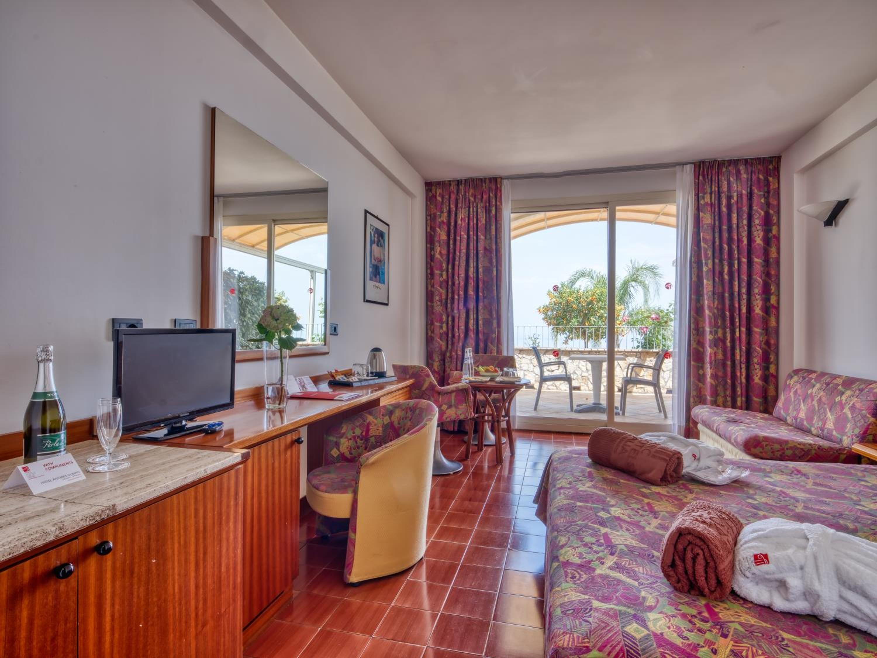Standard Double/Twin Room - Photo 12