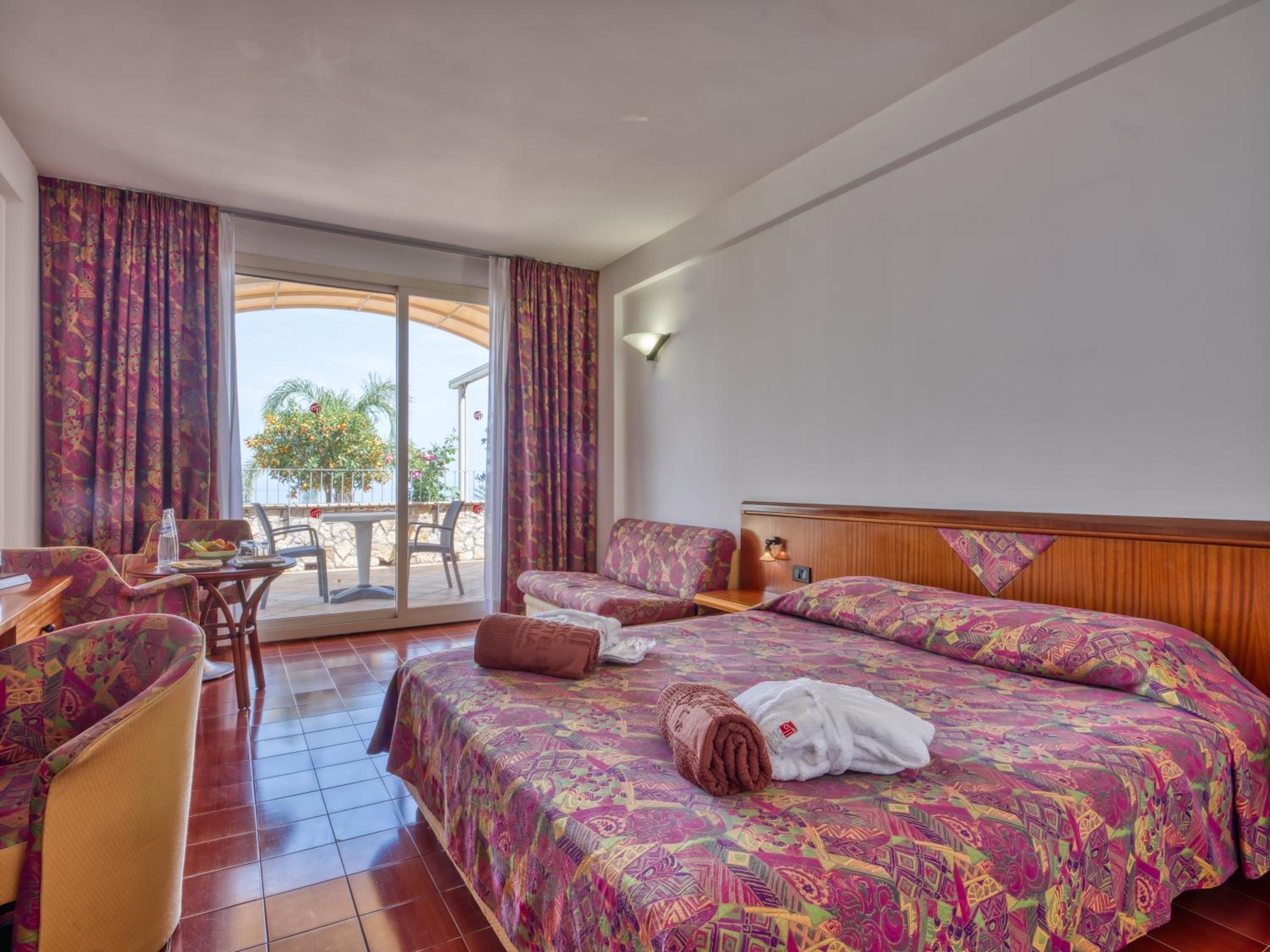 Standard Double/Twin Room - Photo 14