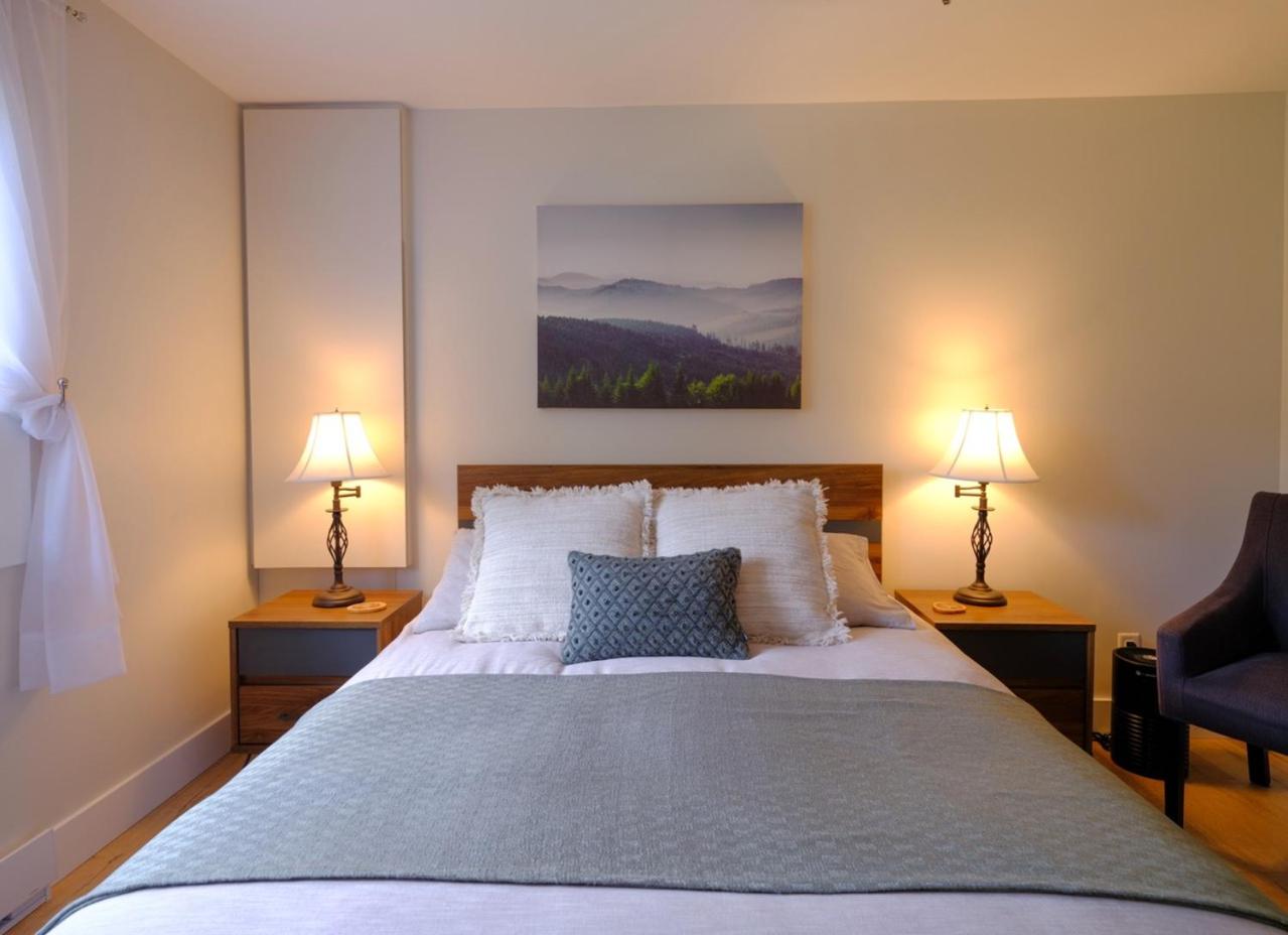 Deluxe Queen Room - Photo 1