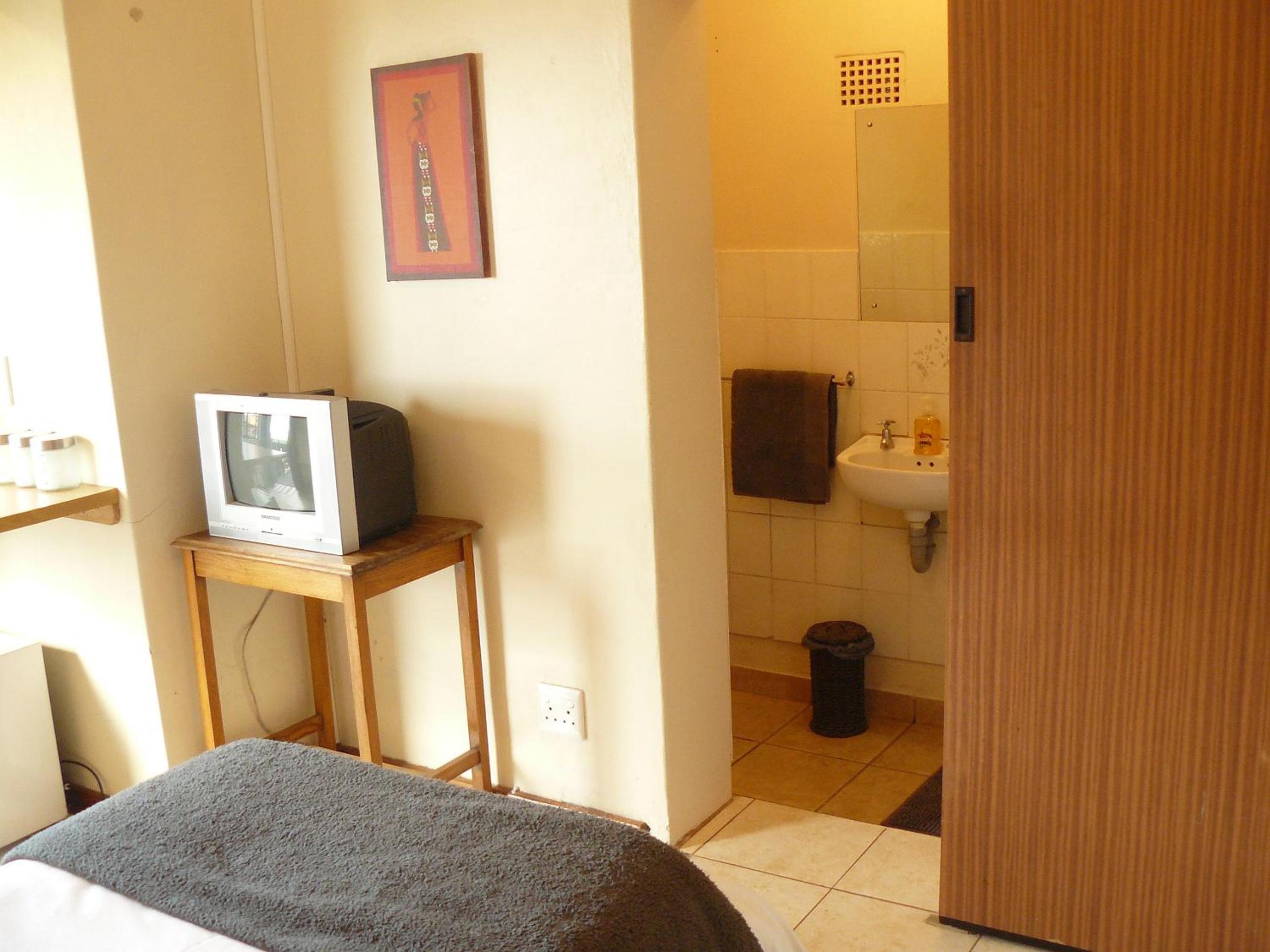Small Double Room photo 2