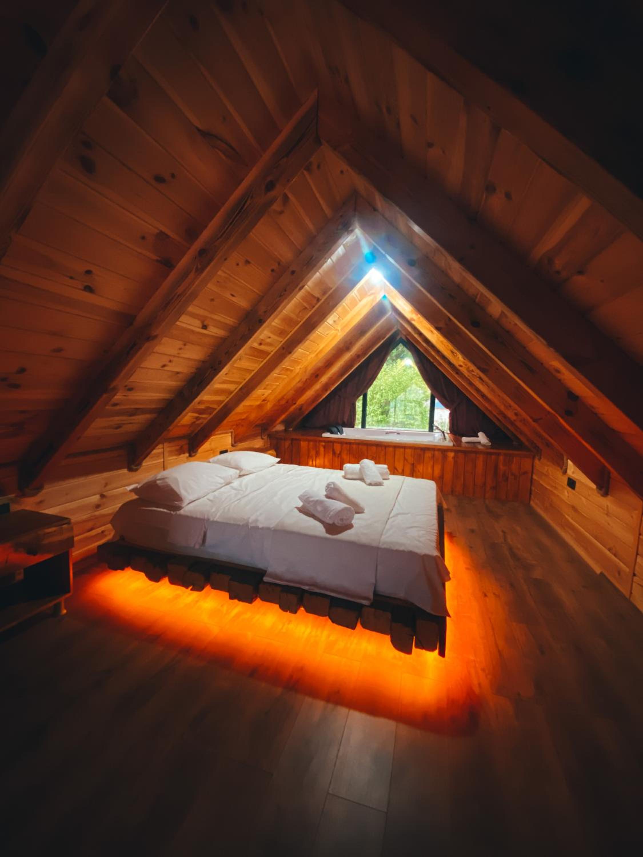Suite with Mountain View