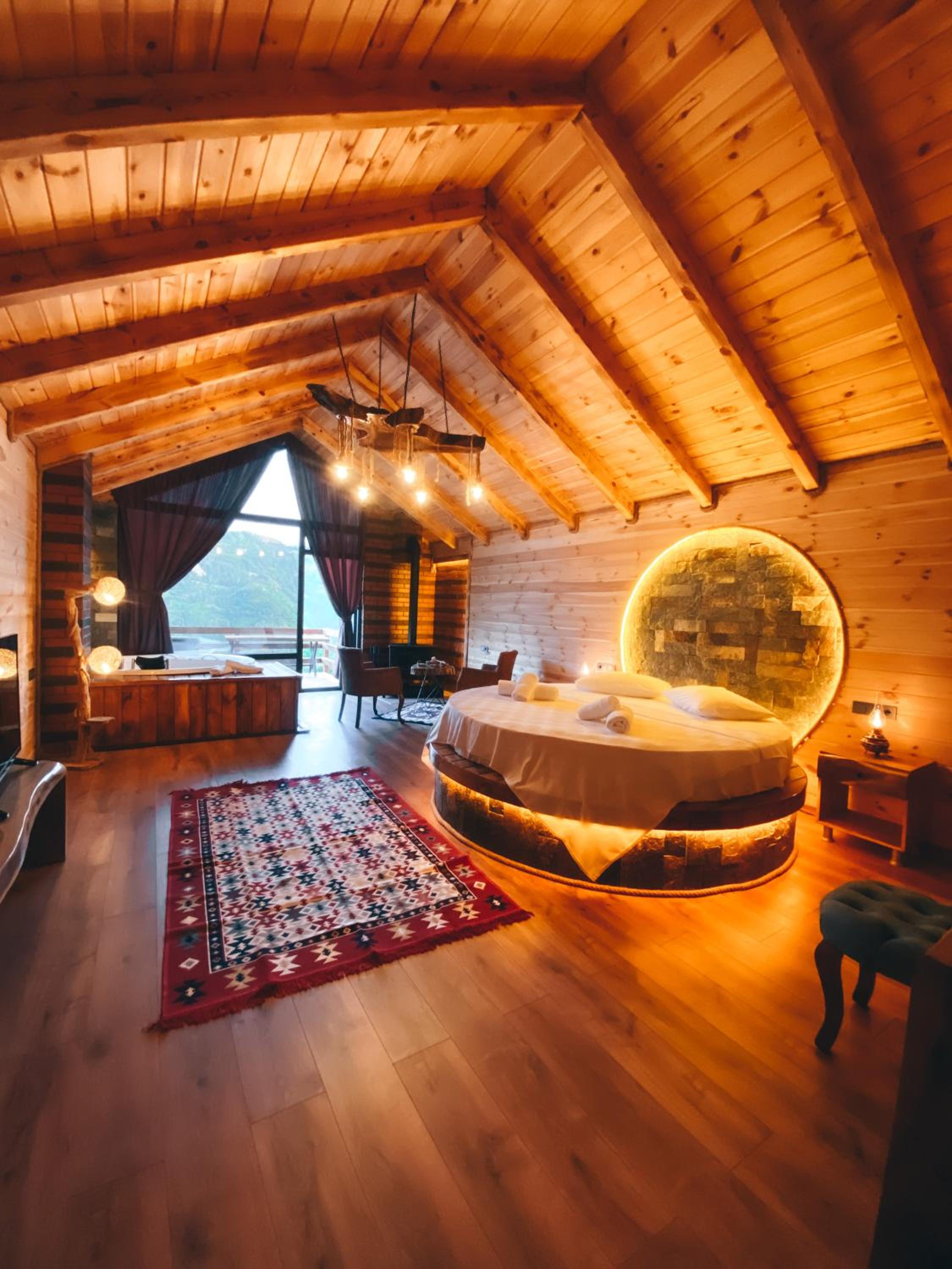 Suite with Hot Tub
