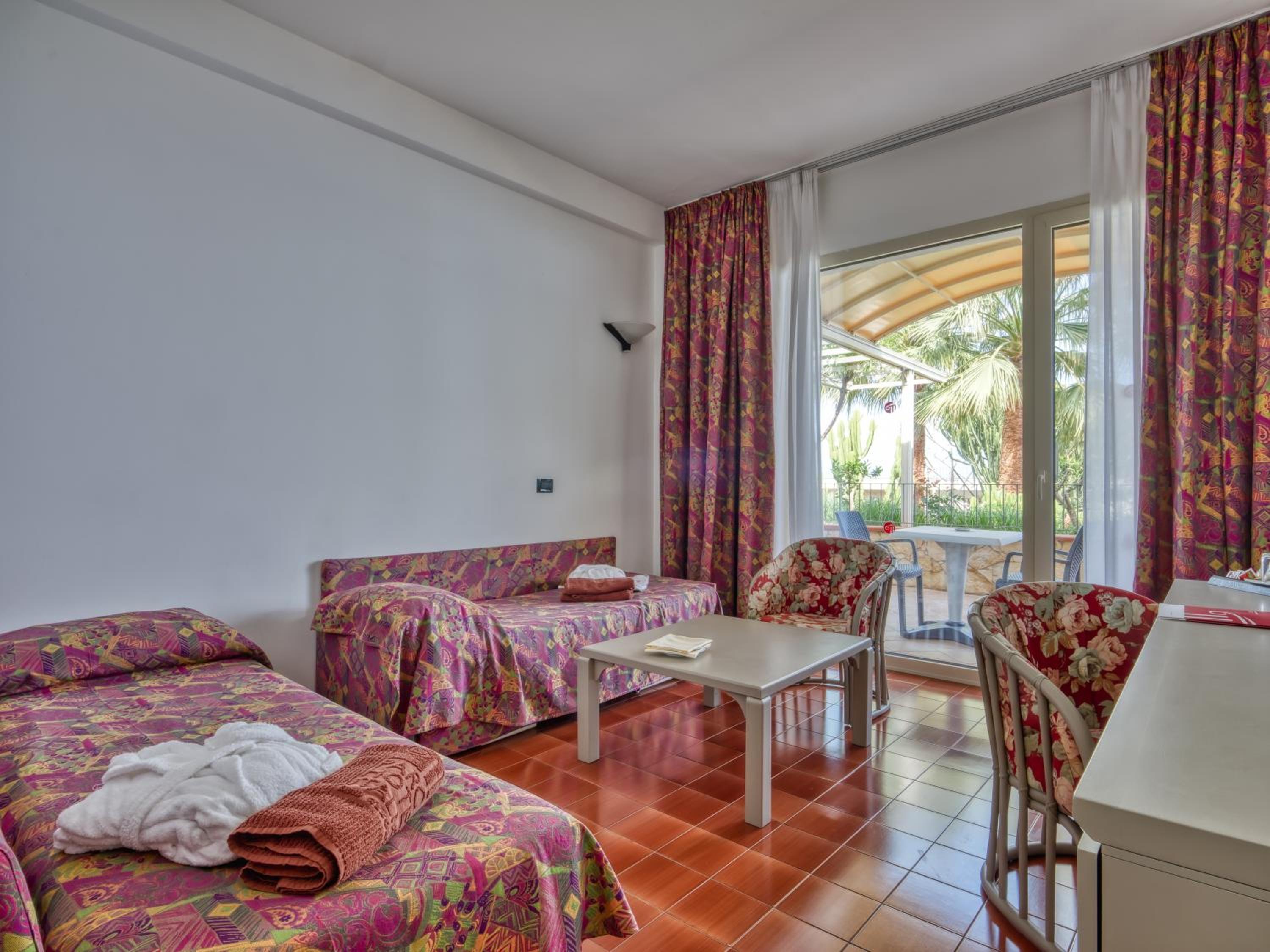 Triple Room - Photo 9