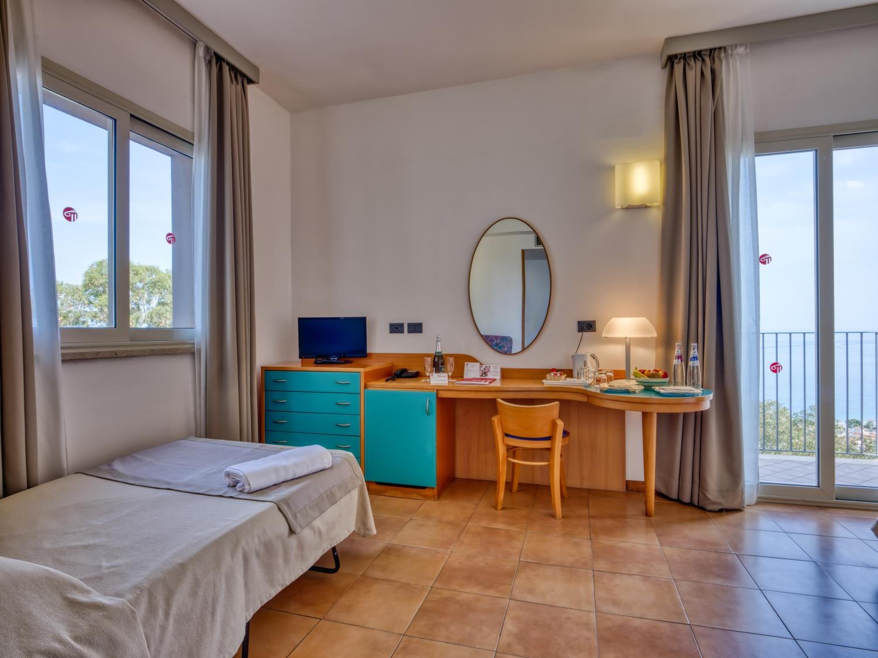 Triple Room - Photo 11