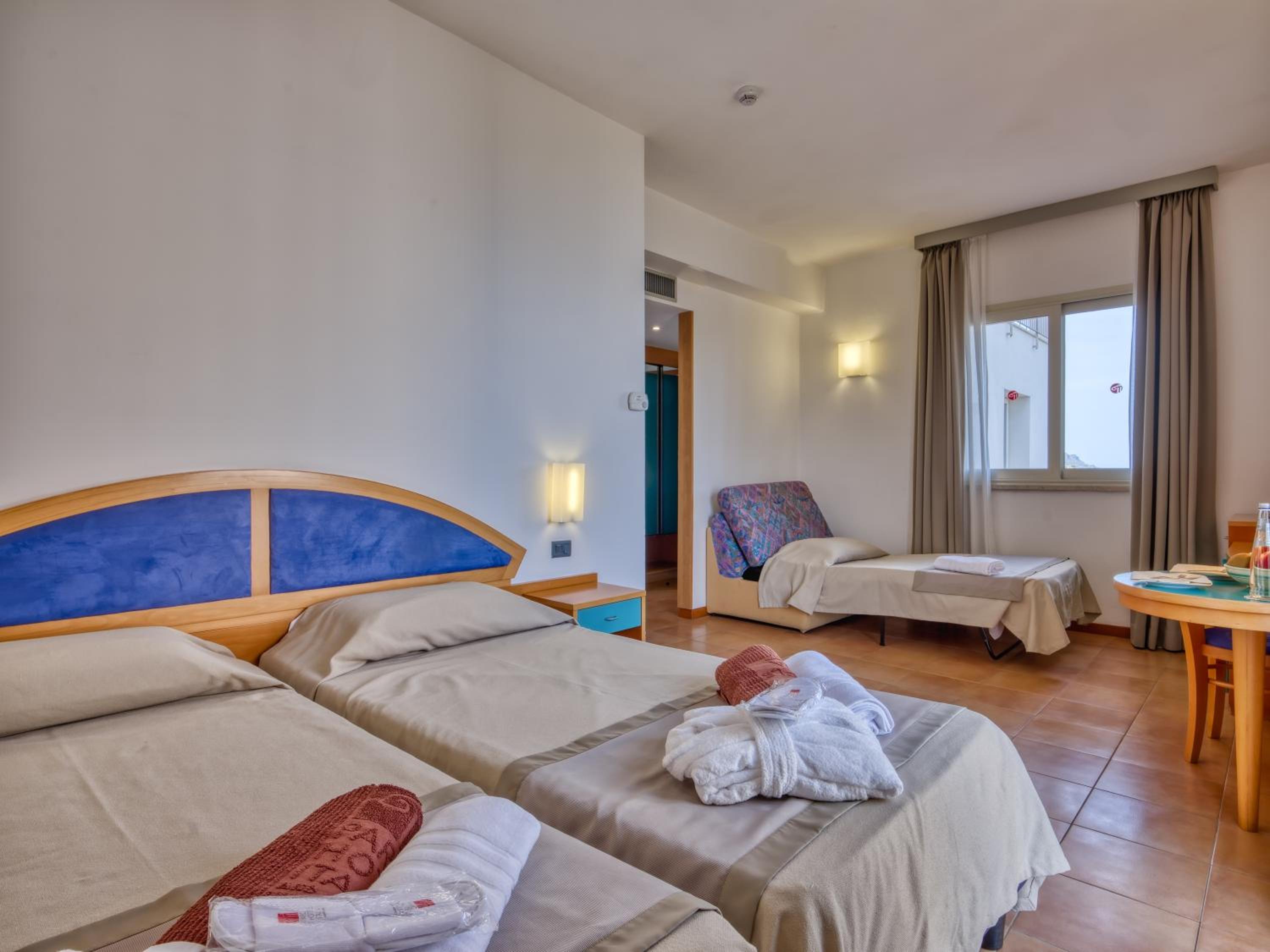 Triple Room - Photo 12