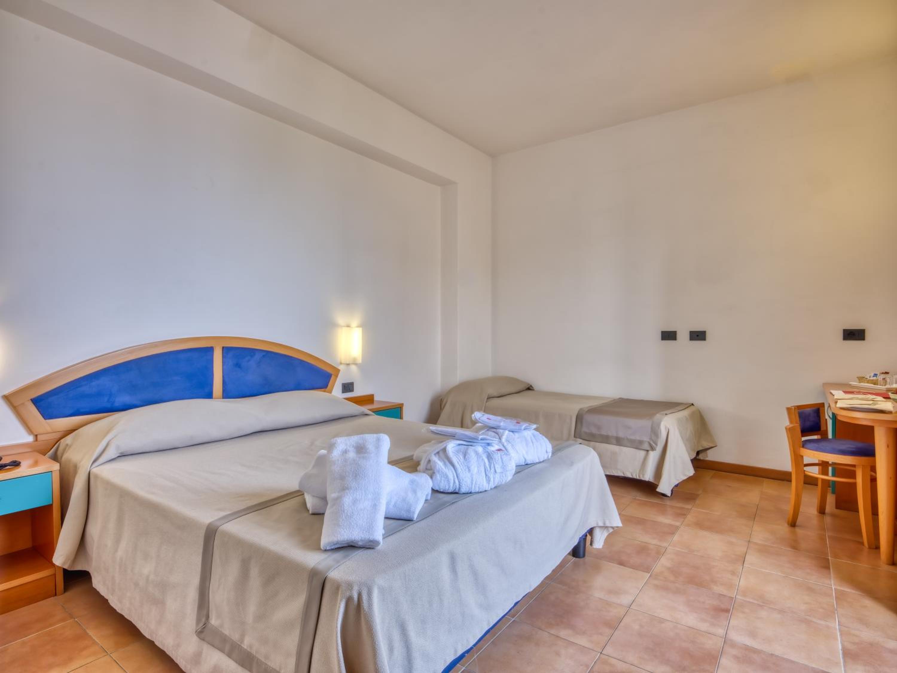 Triple Room - Photo 14