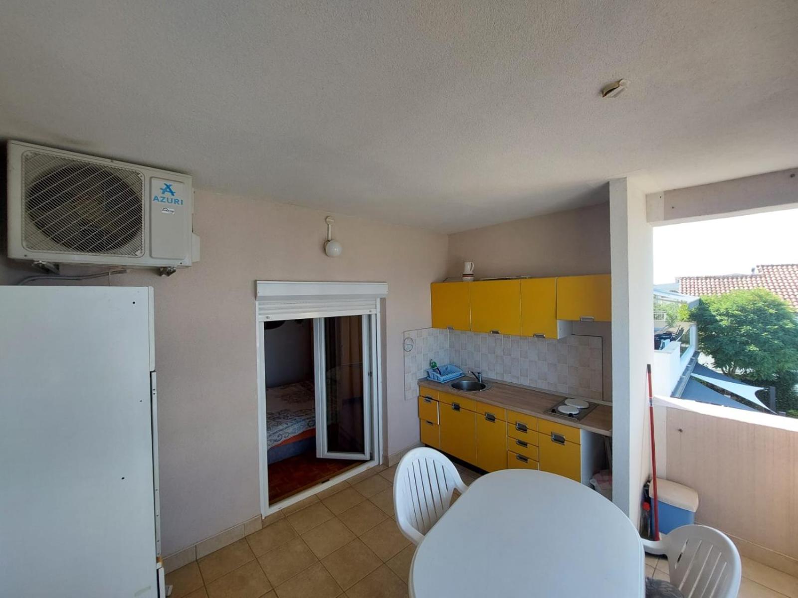 Apartment with Sea View - Photo 2