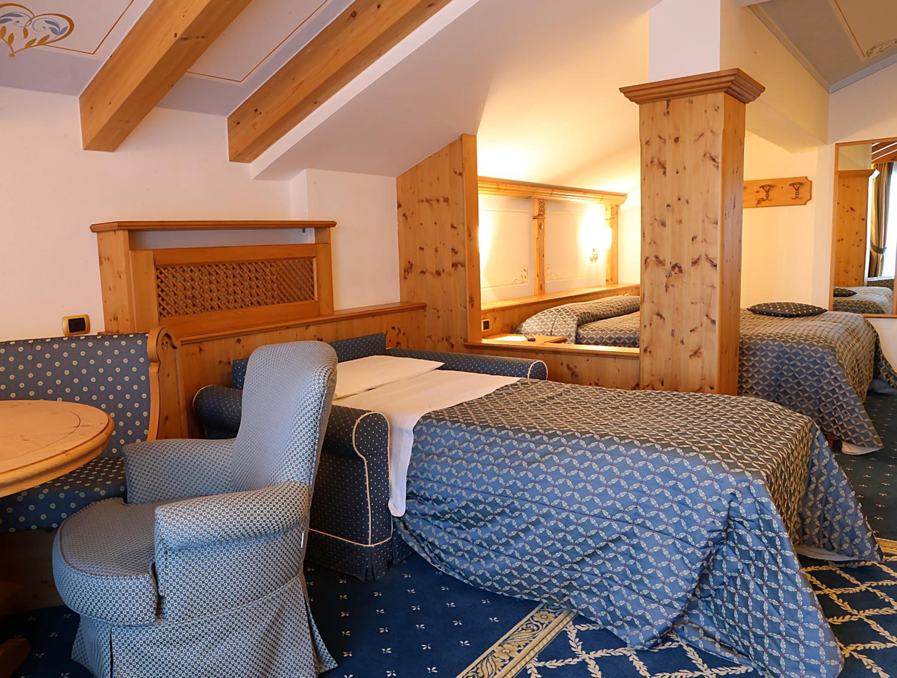 Junior Suite with Balcony photo 3