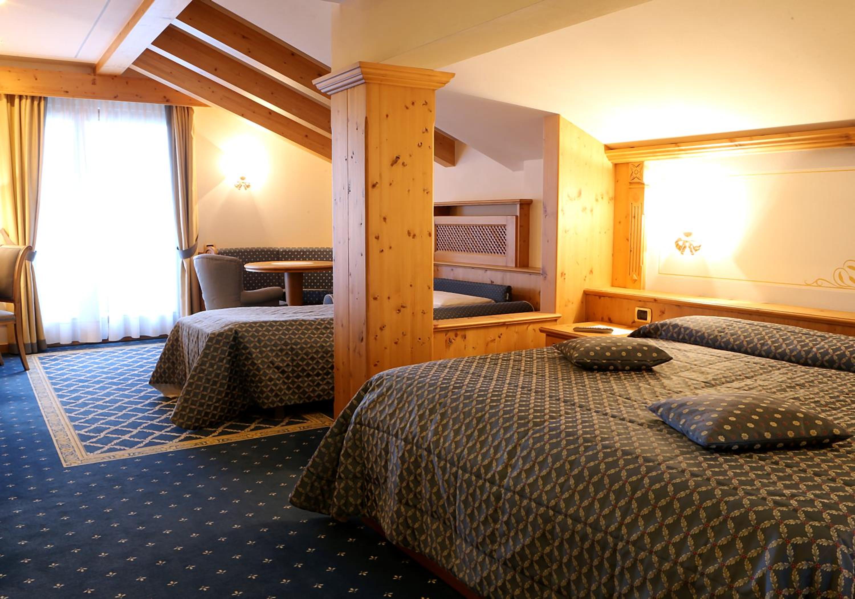 Junior Suite with Balcony photo 2