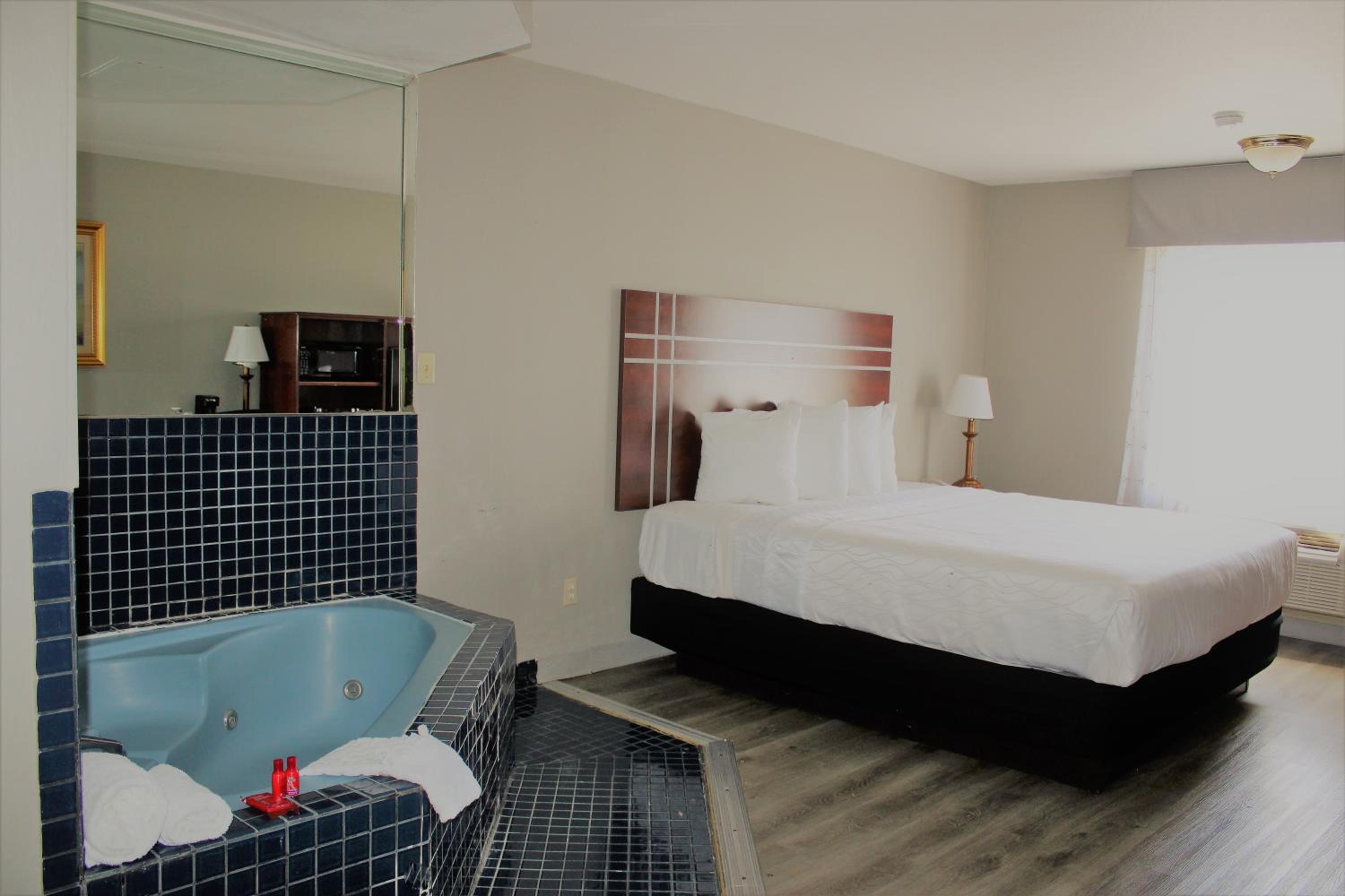 King Room with Spa Bath - Non-Smoking