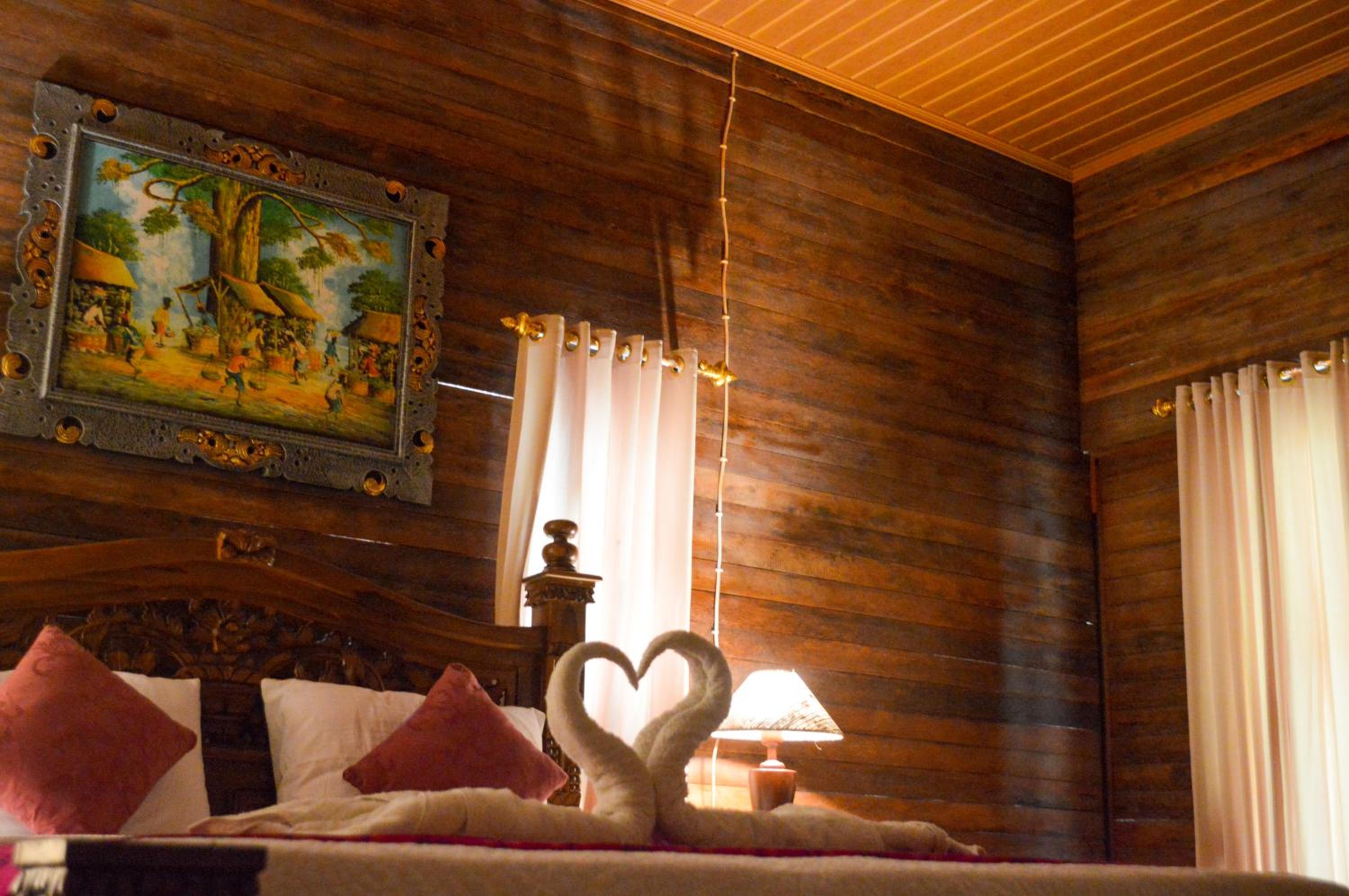 Deluxe Double Room with Balcony - Photo 5