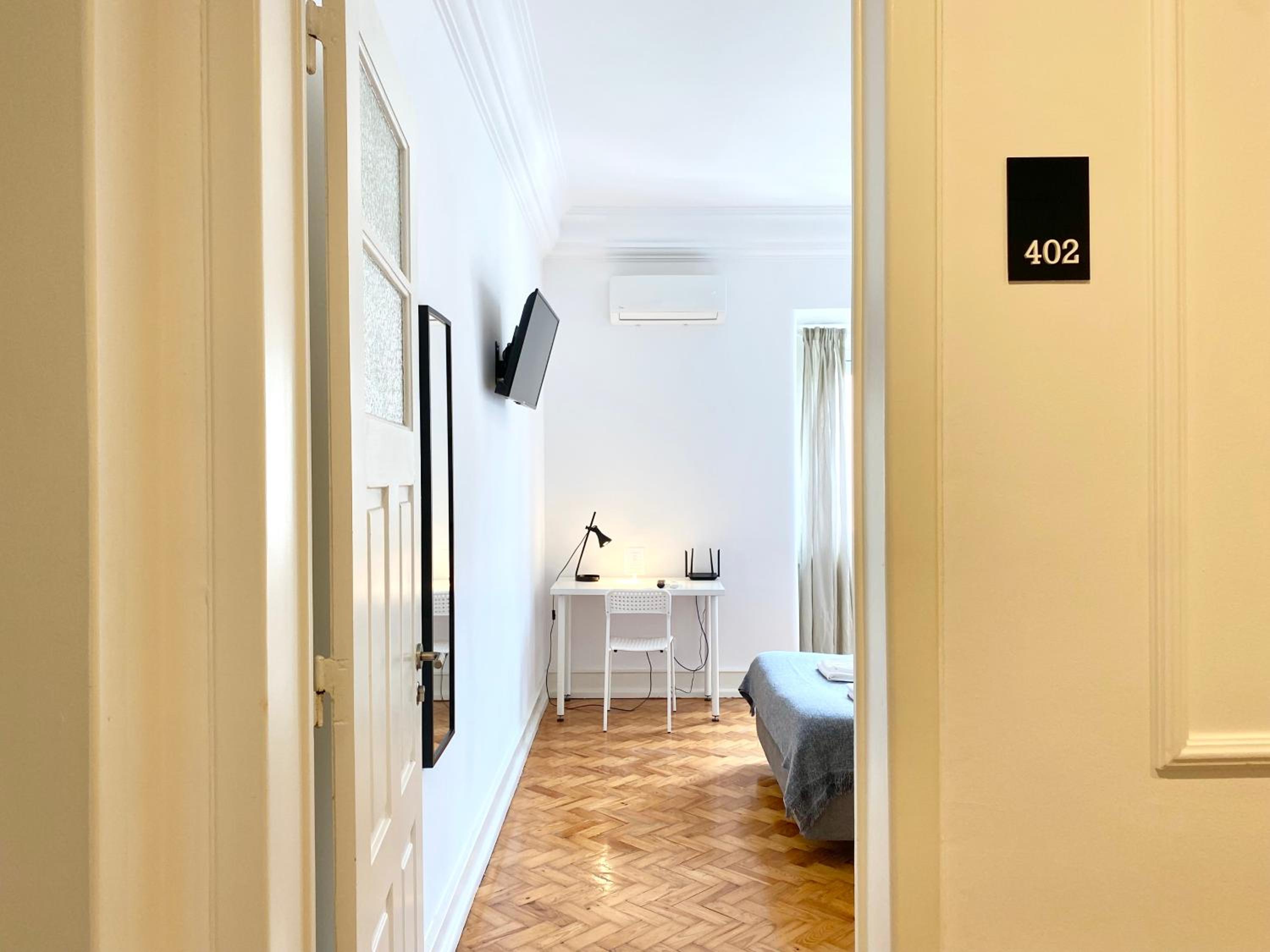 Apartment photo 2