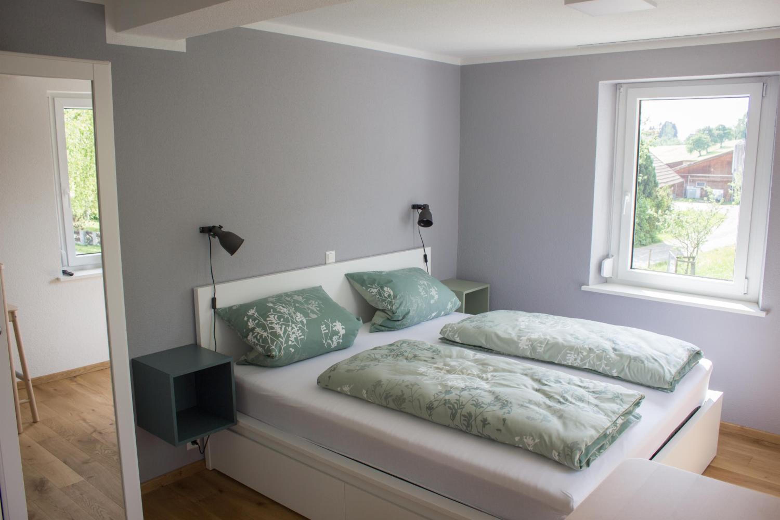 One-Bedroom Apartment with Shower photo 1