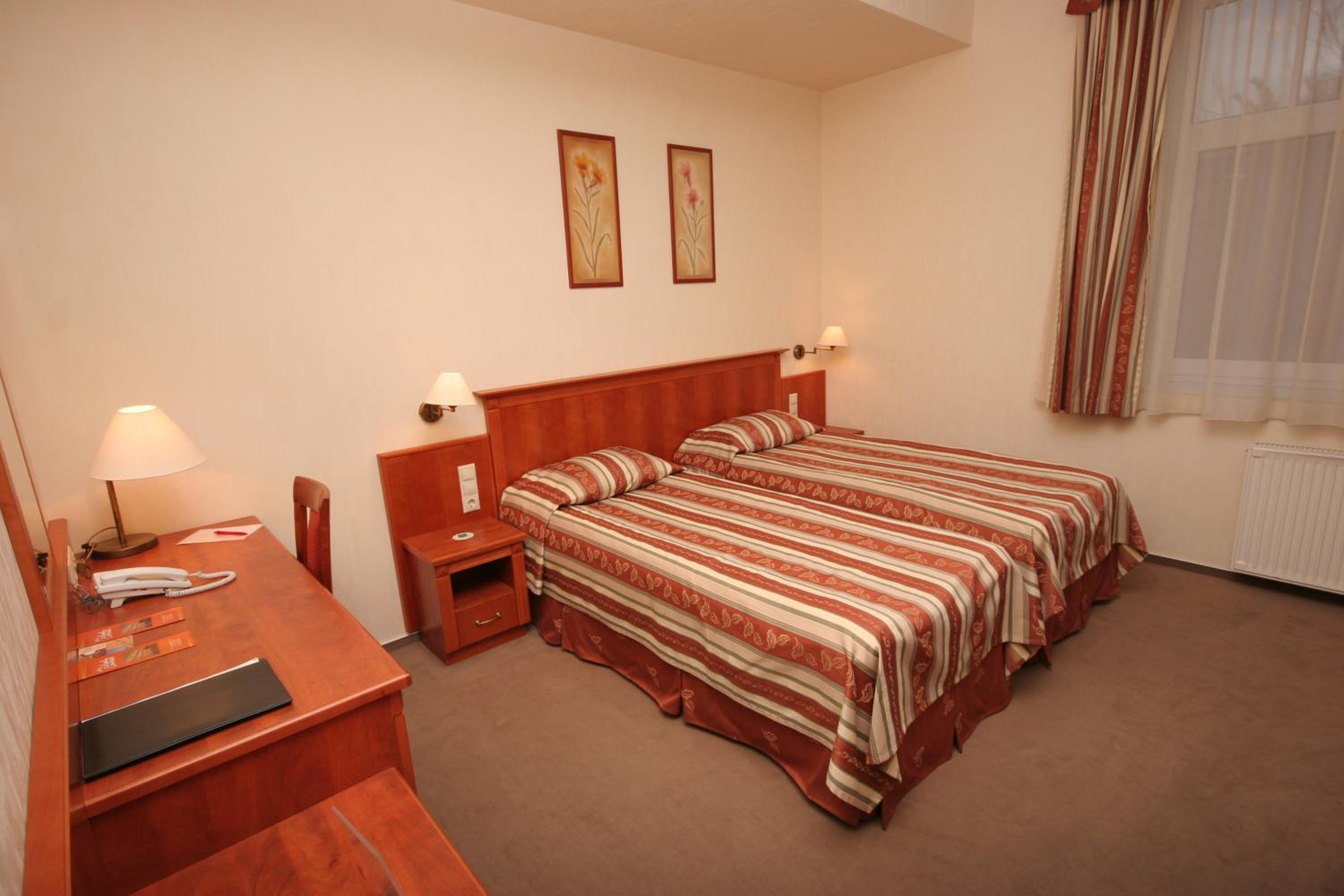 Double or Twin Room - Photo 1