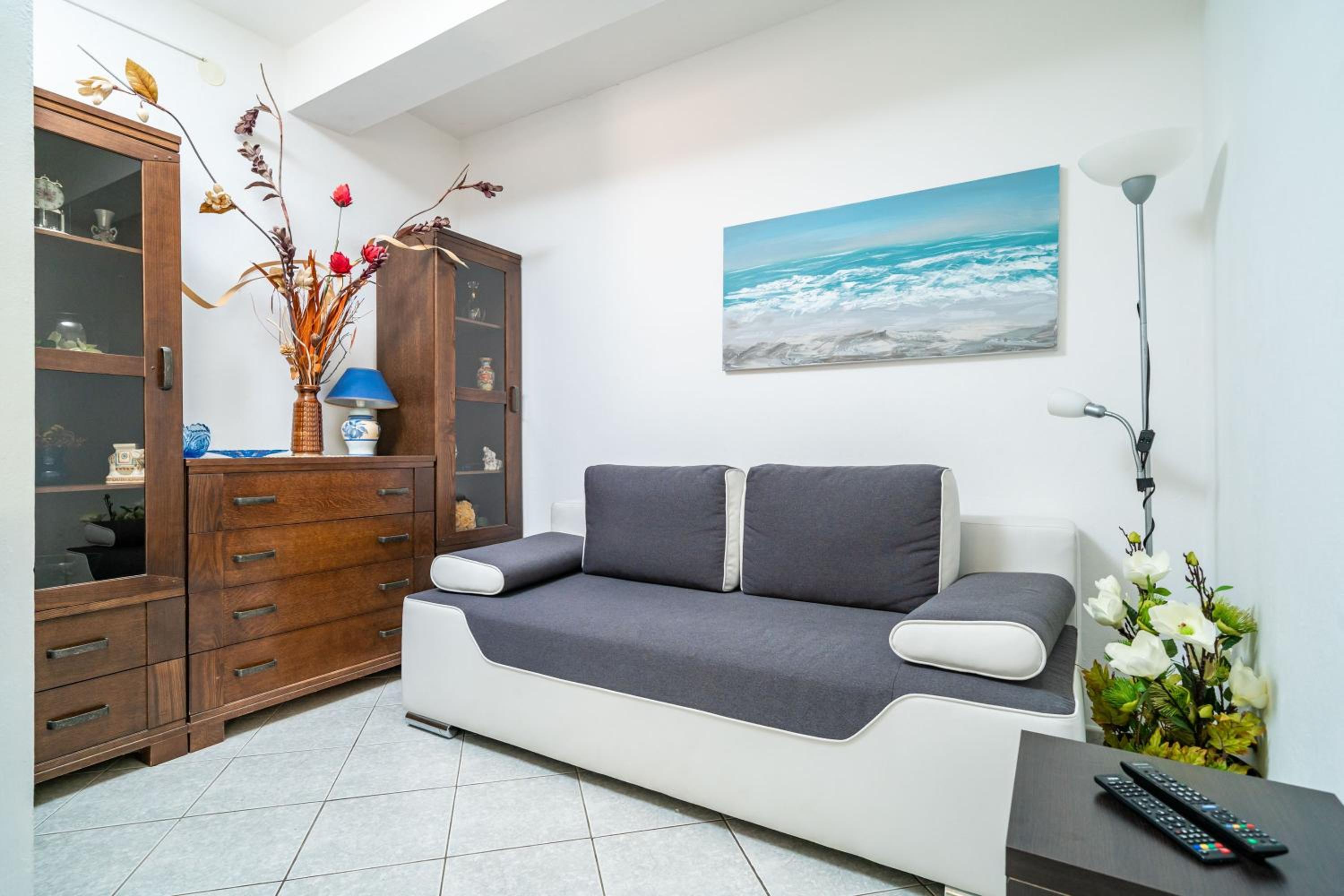 One-Bedroom Apartment with Balcony