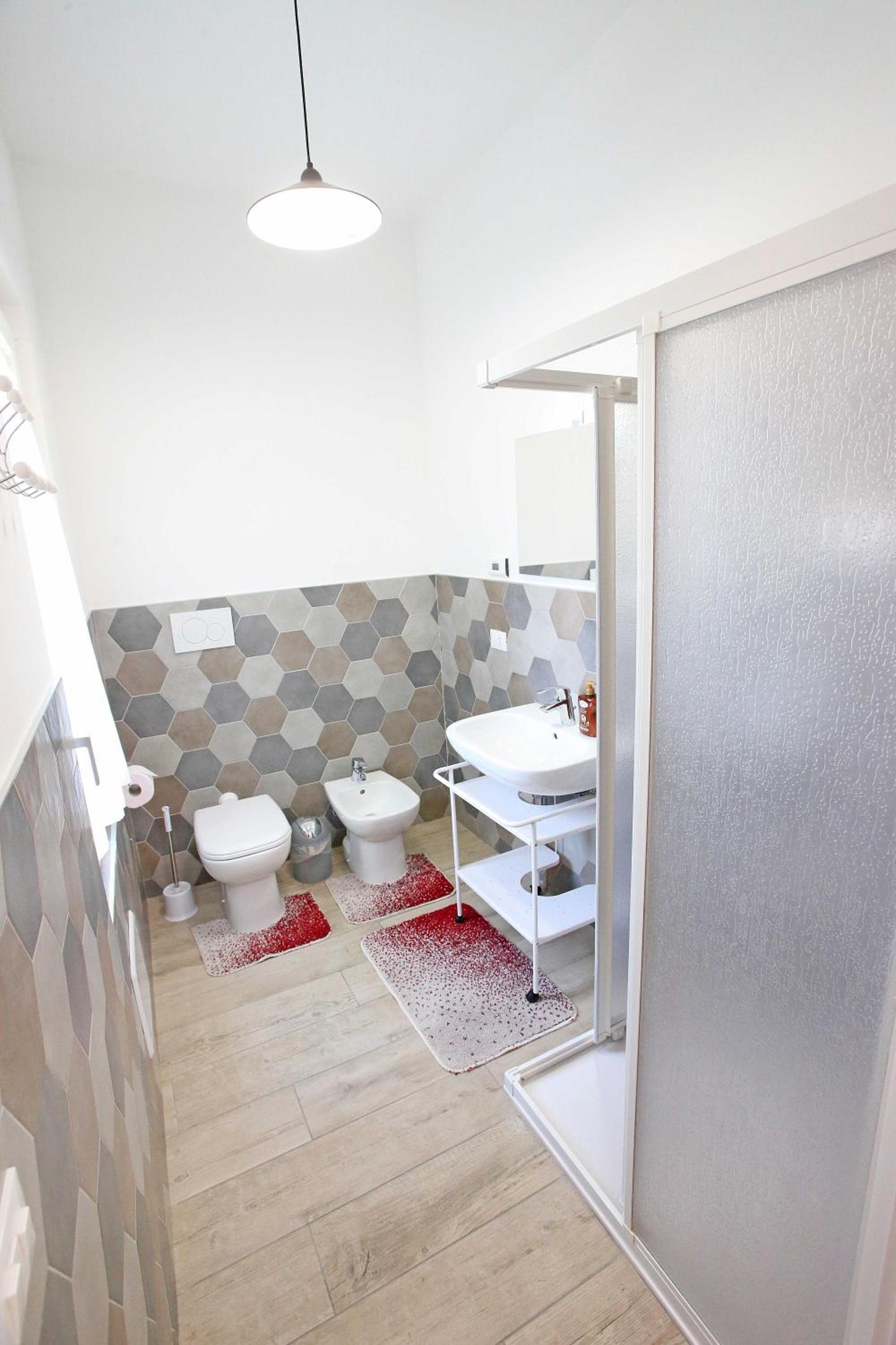 Double Room - Photo 5