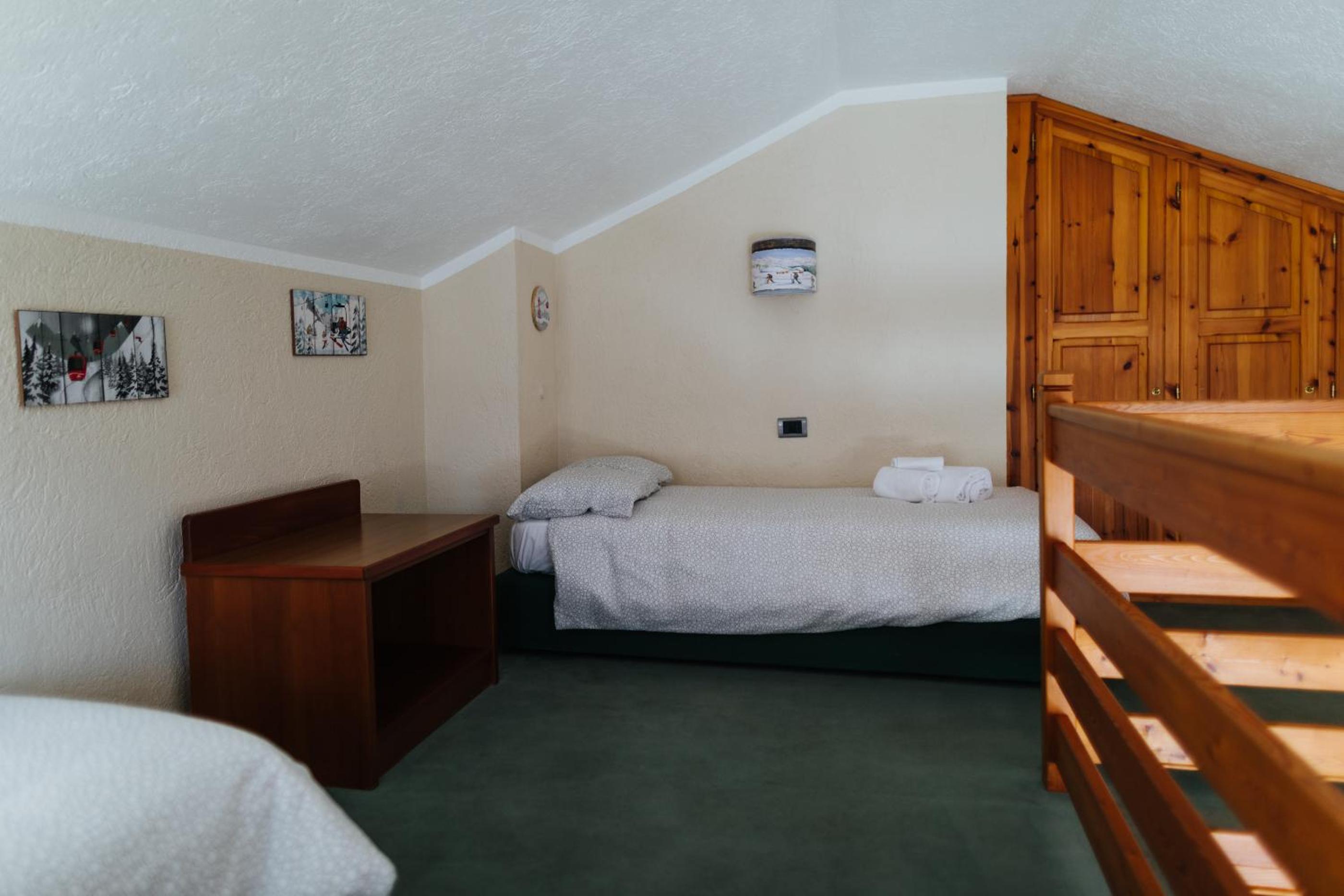 Quadruple Room - Photo 16