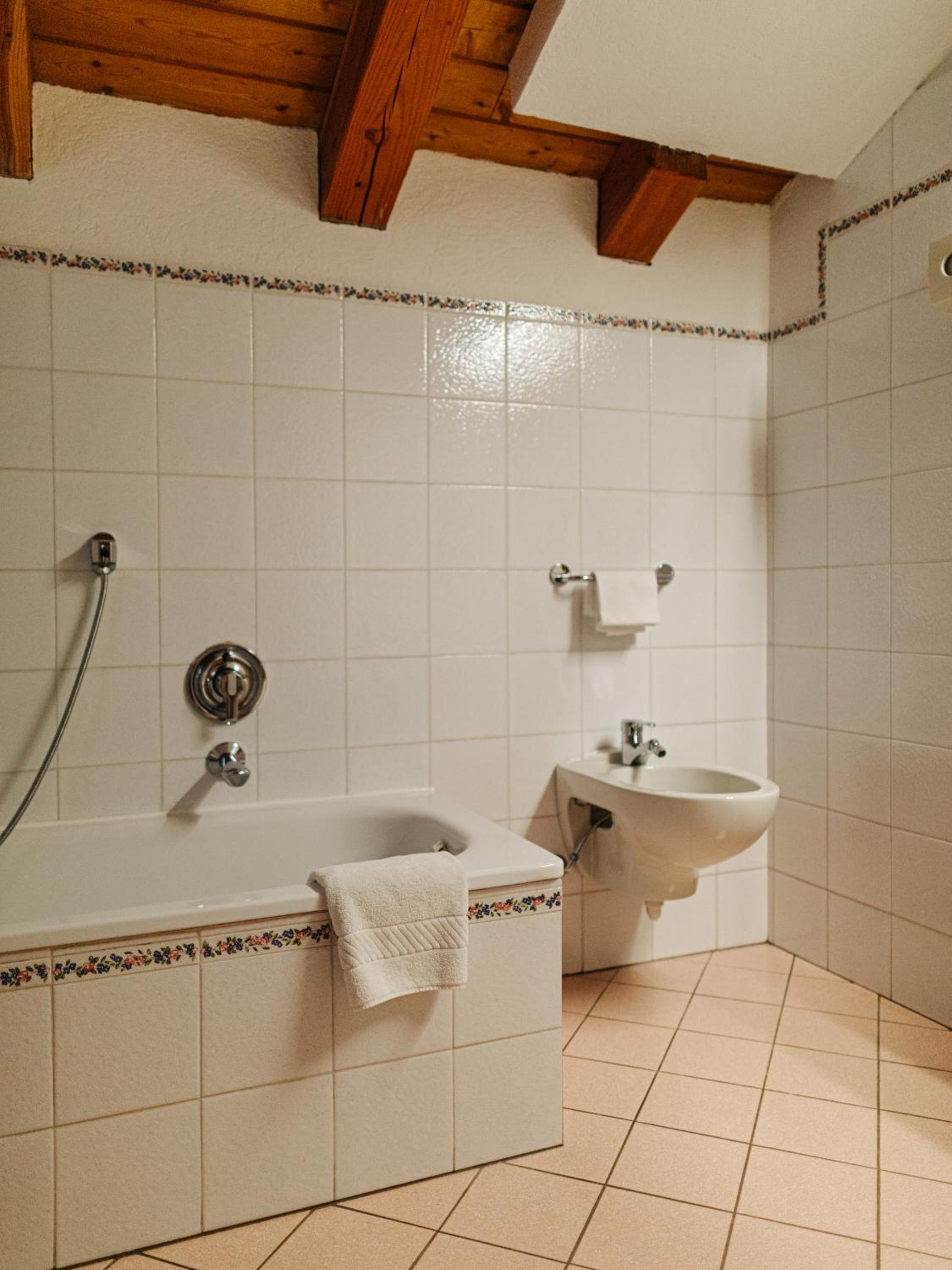 Quadruple Room - Photo 8