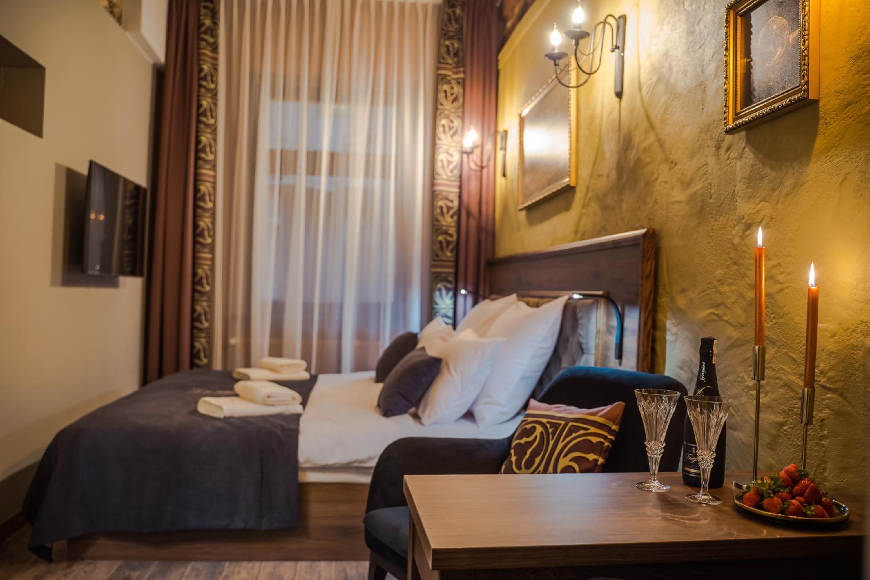 Standard Double Room - Photo 2