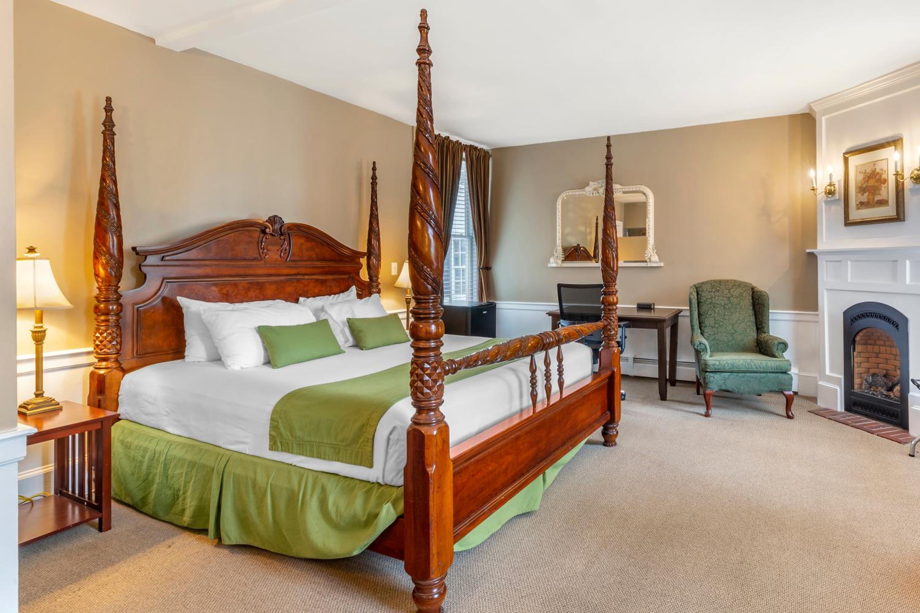 King Room - Non-Smoking - Photo 3
