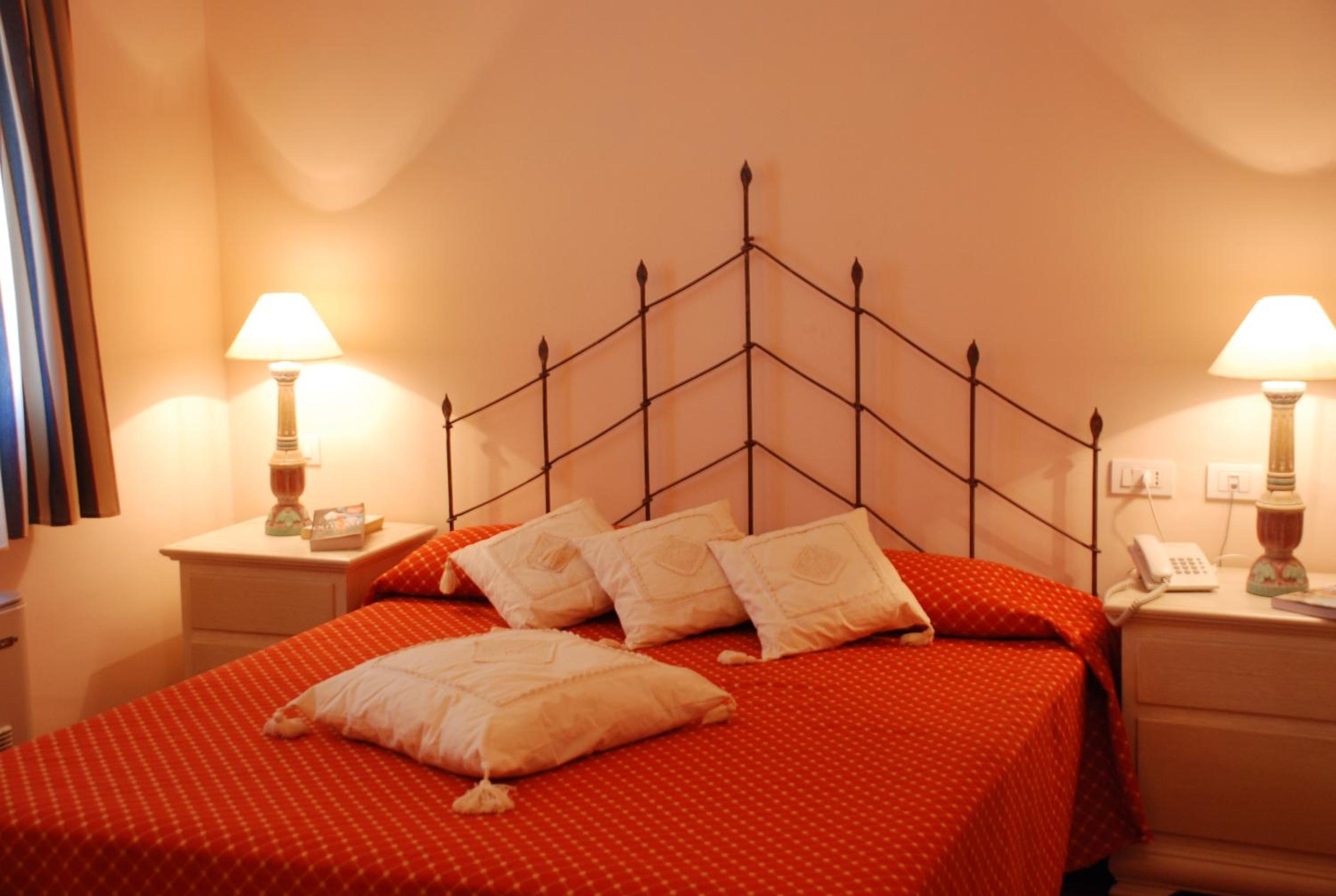 Double or Twin Room photo 2